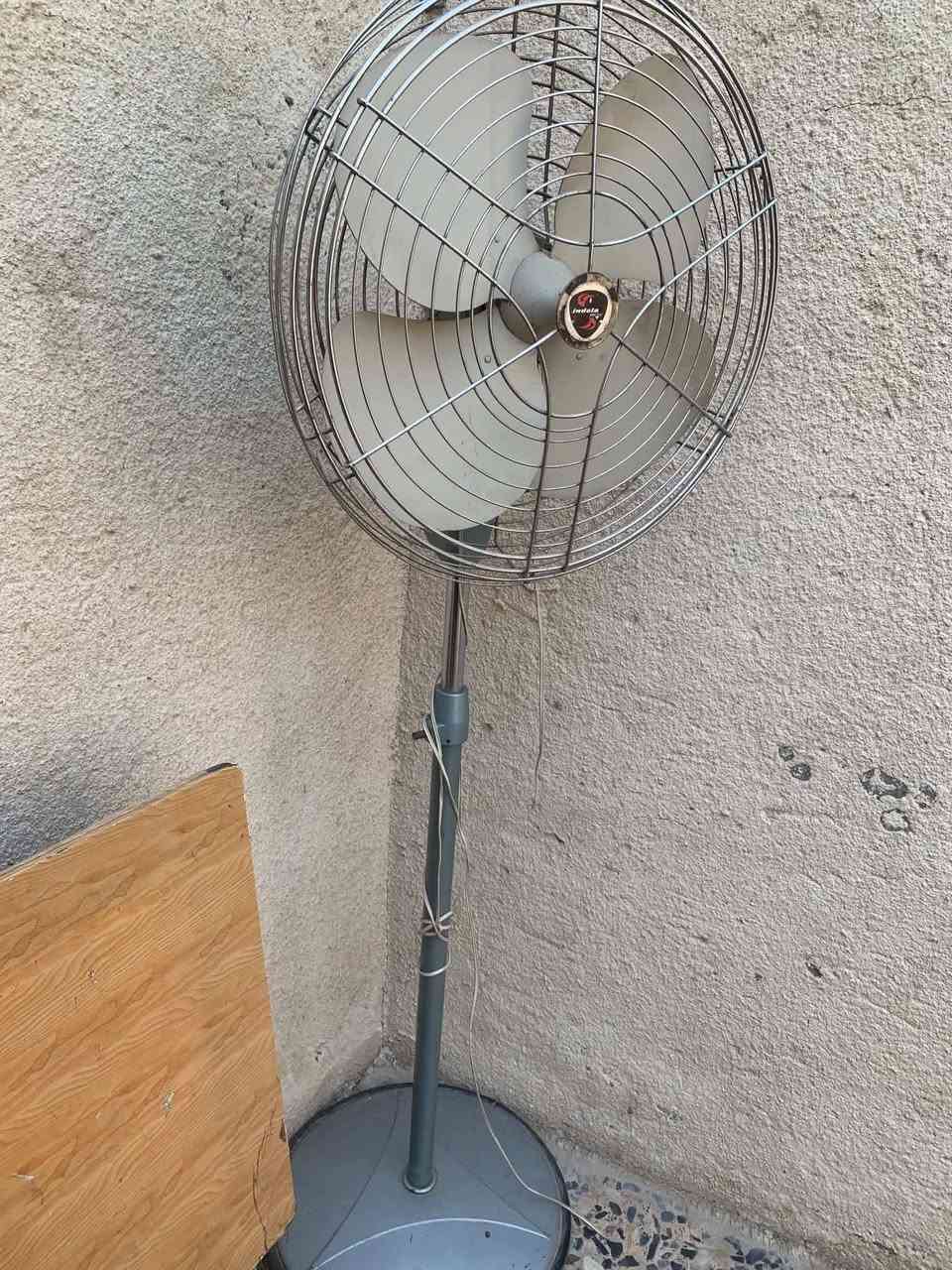 ***********
