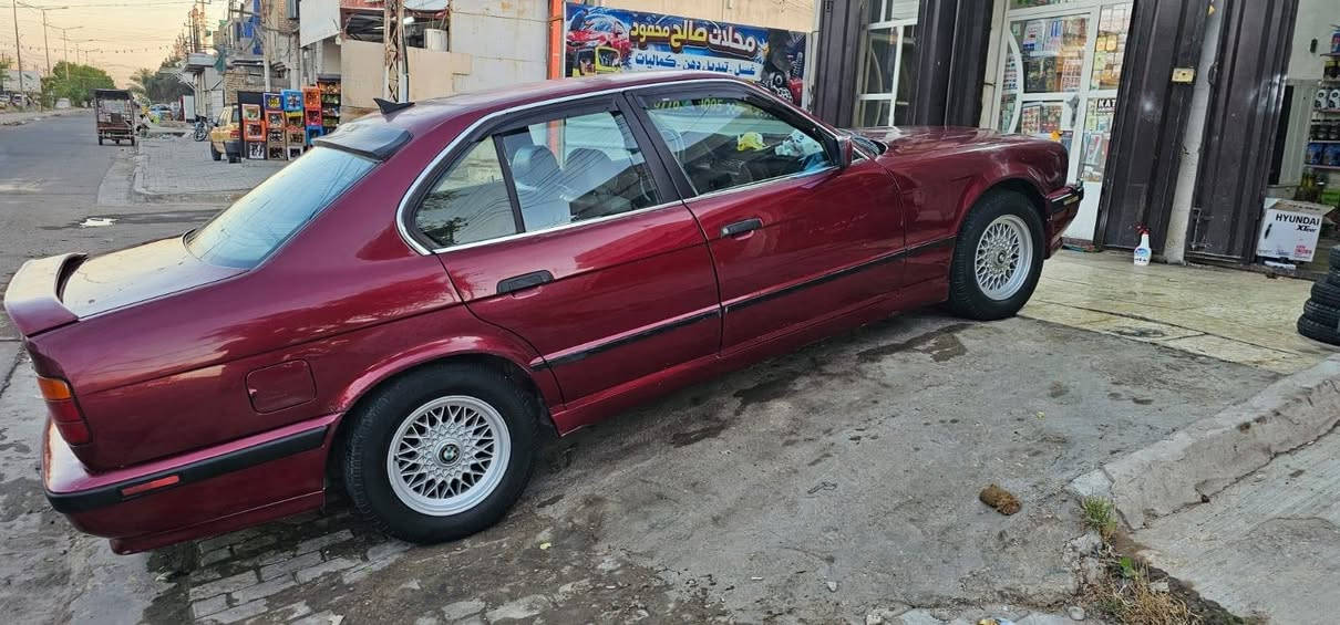 520 اصل مسكر فانوس مديل ٩٢ رقم بغداد انكليزي هزه جديده تايرات ولوياله جدد صدر خلفي امامي جديد السياره شلعه مابيها بس معدل ايخبل تبربد شغال كم قطعه صبغ ولبنيد من النص بي شويه معجون مكانه بغداد اي استفسار هاذ رقم راعيها  *********** مكلف بل نشر لحد ايراسلني سعرها ٥٥ وبيه حك الجيه
