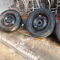 اربع خوذات • نص عمر • شويه تعب