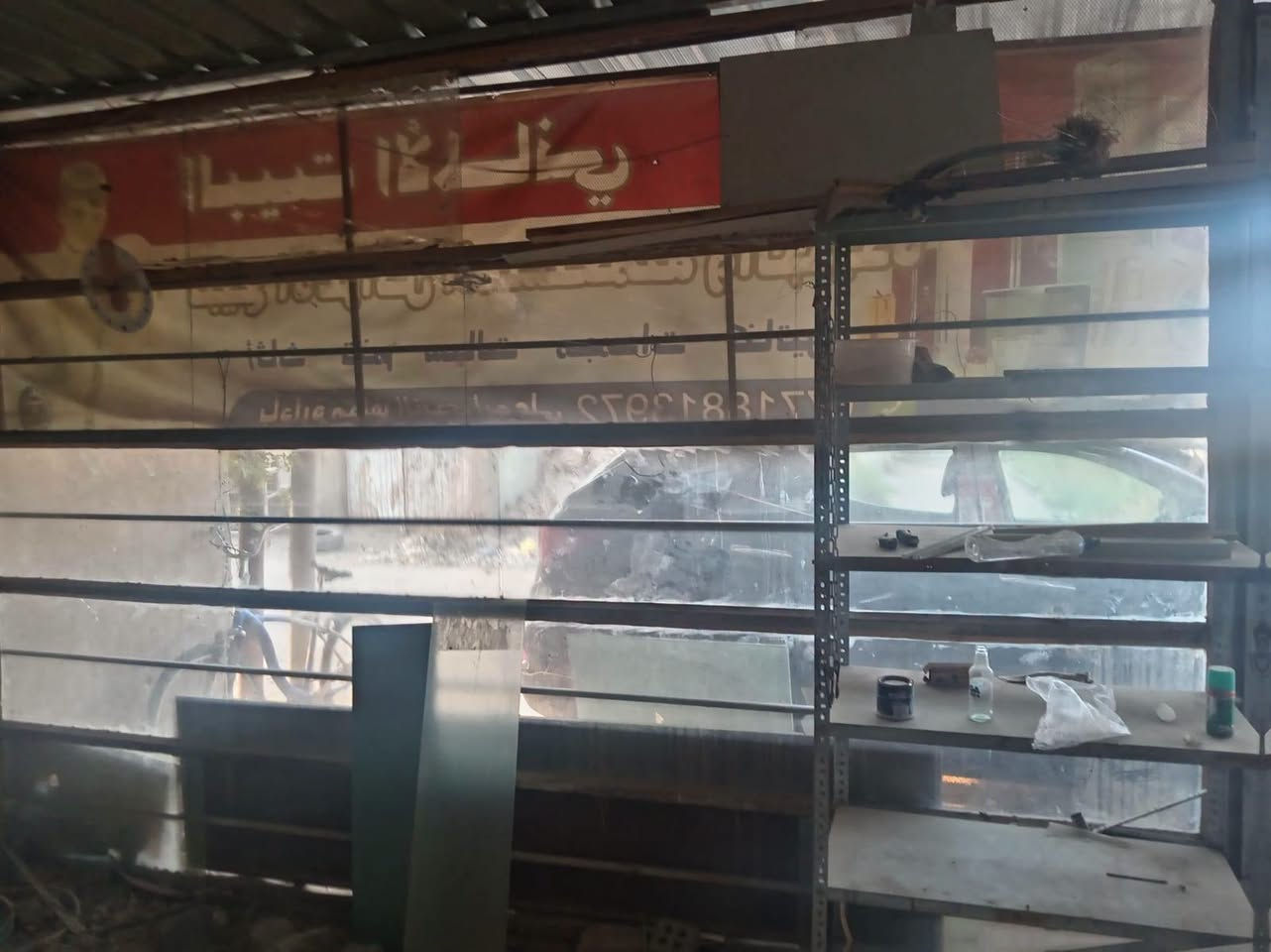 السلام عليكم سقيفه مشدوه. في حي الاسرى مقابل المدرسه كويتيه اكثر من 30 جينكوه قياس  6متر جام خانه واكثر من 40  روطه حديد 3 متر  الاستفسار على الرقم ***********
