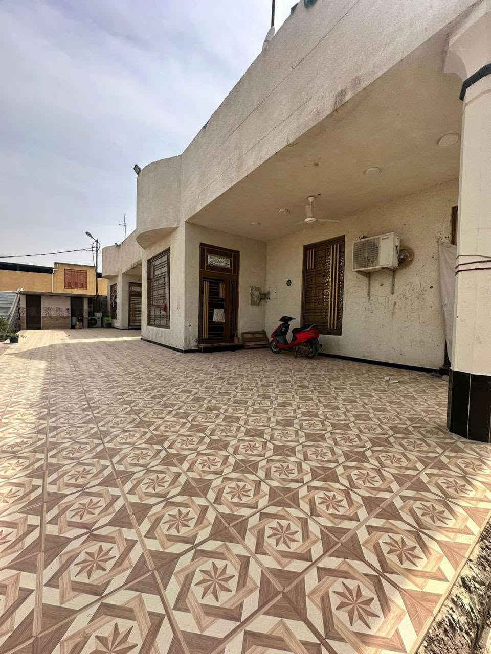 يالله
السلام عليكم 🫡 
بستان  🏠🌴3000 متر
طابو صرف تحويل سهم 🎯 😍
 يحتوي  على بيتين كل بيت 300 متر بناء صافي يحتوي كل بيت 3 غرف 😍🔥الموقع العوجة يبعد 800متر ع السايدين مال عوجه السعر 450وبي مجال 🔥
للاستفسار ***********✅
