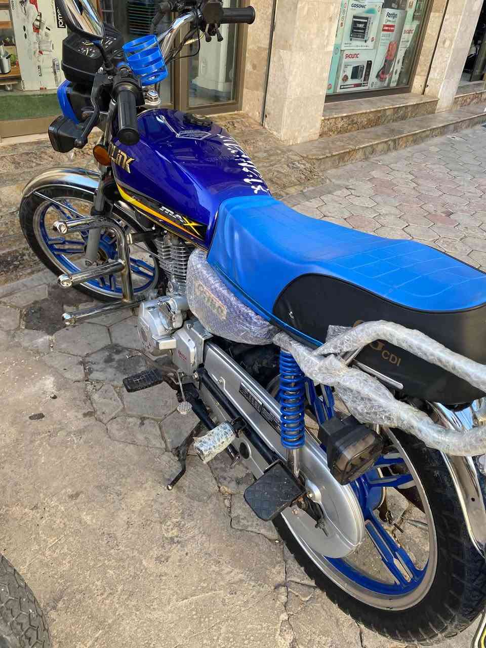 السلام عليكم دراجه للبيع موديل 20كهربائيات كله شغاله حييل نظيفه السعر 650 وبيه مجال  مكاني شارع عشرين شارع خاشع غير متواجد على نت الاستفسار ***********
