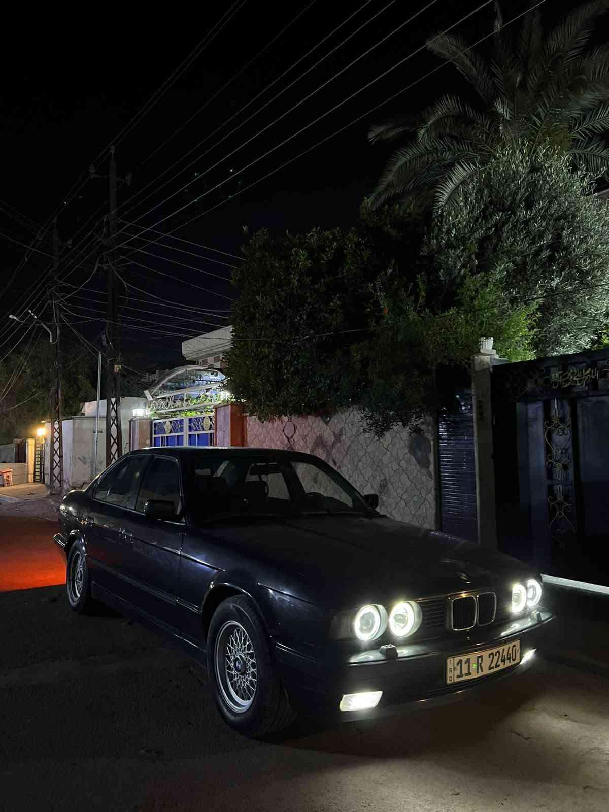 🚘 للبيع BMW 525i موديل 1992 - كير عادي
بدون صبغ 

إذا تدور على بي إم نظيفة وحقيقية، هاي فرصتك.

✅ بلادية من الدعامية للدعامية.
✅ على وضع الشركة، بدون صبغ وبدون حادث.
✅ بدون خياس وبدون أعطال مؤثرة.
✅ كاملة مكملة.
✅ مكينة بلادية مال شركة (لا تعمير ولا تبديل).
✅ كير خير الله.
✅ الصدر الأمامي والخلفي 100%.
✅ كهرباء بلادية كاملة مال شركة بدون تقطيع أو لعب.
✅ بطارية جديدة.
✅ غرفة 80%.
✅ السيارة كانت مضمومة سنين ومحافظ عليها.
✅ تبريد ثلج.
✅ ترايك بصرة.

⭐ والأجمل من هذا كله:
رقم بغداد جديد مميز (22440) يضيف إلها قيمة وهيبة.

🔧 الملاحظات بكل أمانة:

- بيها عطل بالسلايد فقط، وشغلته بسيطة جدًا.
- وتحتاج عينة وصينية كير فقط.

💰 السعر: 84 ورقة، وبيه مجال للطيبين بعد المعاينة.

📞 للاستفسار: ***********
