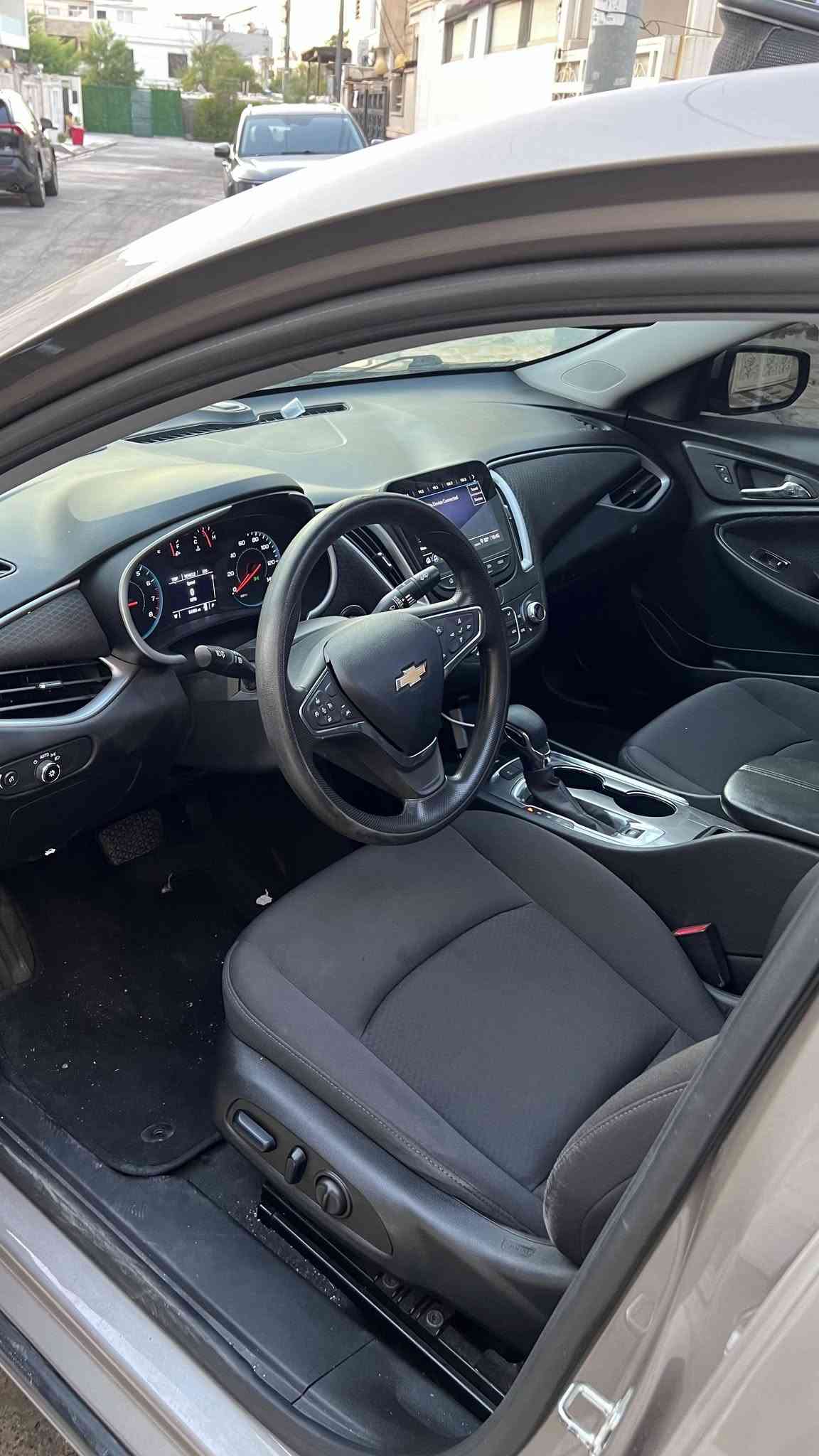 ماليبو موديل ٢٠٢٤بدون سبغ مواصفات LT2PLUS
سعر ١١٩  رقم شاصي:1g1ZDSST6RF106651
 سياره بي ٢مكان سغير رسعة  بلمنشور بين مكان رسعة خفيف مامصلع بدون دواخل شرط ايرباك فقط ستيرن  سياره جاهز مابي اي نقص ماشي ٥٤ ميل 
رقم كاتي باقي ١شهر و نص 
مكان سياره اربيل حي فرمانبران 
***********
