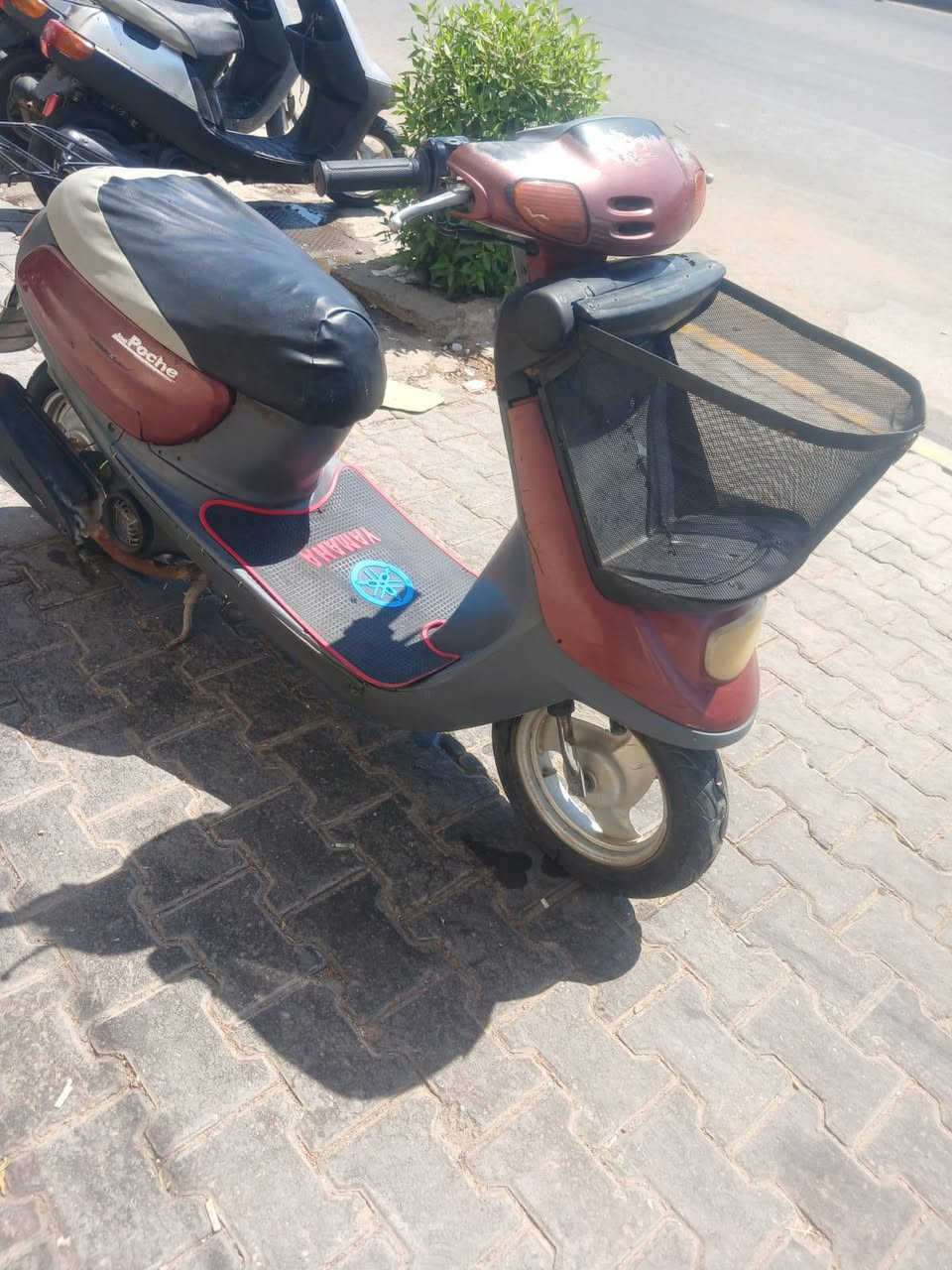 سلام عليكم منغولي للبيع 
كهربايات شغاله 
شاصي مكفول 
سعر 250
مجفته 
نقص سلف فقط 
***********
