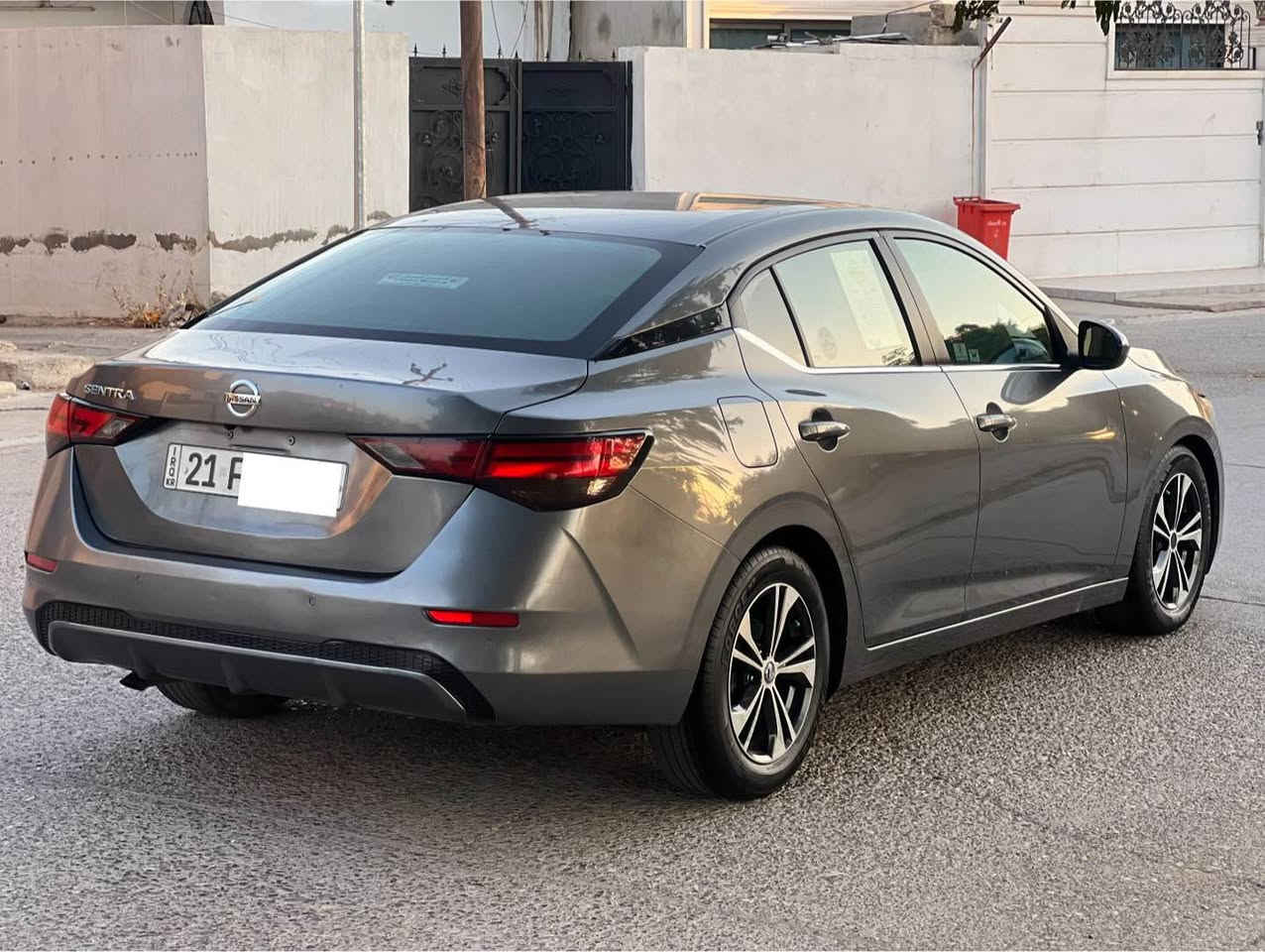 NISSAN SENTRA 
موديل 2020 وارد امريكي لون نفطي

*********** *********** 
حجم محرك 4 سلندر 20 تنفس طبيعي كير محرك شرط سياره ماشيه 99mil
رقم سليمانيه دولي سنويه جديد 
صدر امامي خلفي جديد كهربائيات كل شغال تبريد شغال تخم تاير جديد 
مواصفات 
ويل كروم تشغيل بصمه تحكم ستيرن طرفين نظام قياده نورمل ايكو مانع تزحلق شاشه كاميره خلفي رادار 360 درجه يعني امامي خلفي جانبي تحديد مسار وباقي مواصفات معروفه 
صبغ 2 قطع أمريكا بس بوند بدون دواخل بدون ارباك بل عراق صار الصندوق صبغ بدون دواخل بدون ارباك 

سعر:.(119$) وبي مجال لطيبين
عنوان :.كركوك📍 كركوك, العراق
