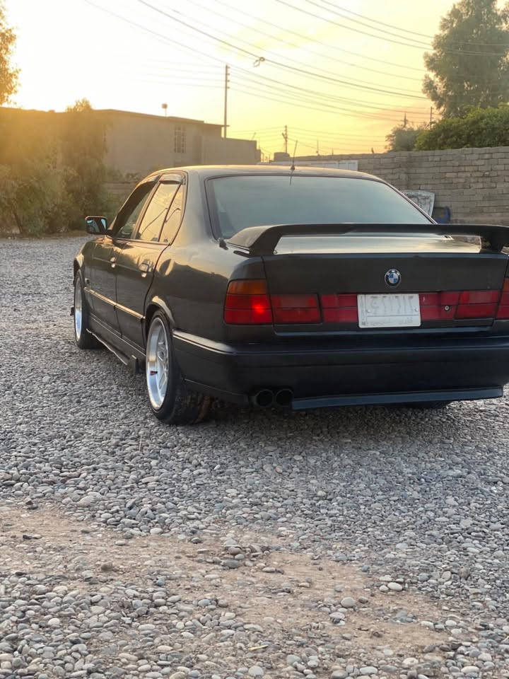 بيام موديل 1992 

محرك 525 كبس

وياله M18 تو سايس 

كير عادي zf

بيع لو مروسه 

سعر 48 بي مجال 
***********
