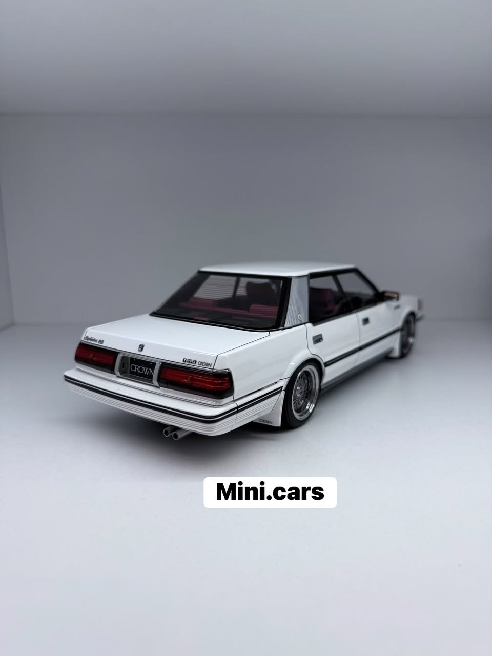 Toyota Crown 2.8 Royal Saloon Resin

Brand : IGNITION MODEL
Scale : 1/18
Price :  399,000 Dinar 

 WhatsApp +964 750 470 2207

‎‏
