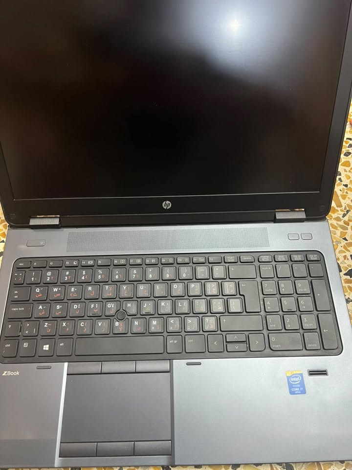 حاسبه hp للبيع  فول مواصفات اخر الاصدار 
المعالج  core i 7
جيل المعالج 4
الرام 16 
الهارد 256
نضافه 100 %
***********
