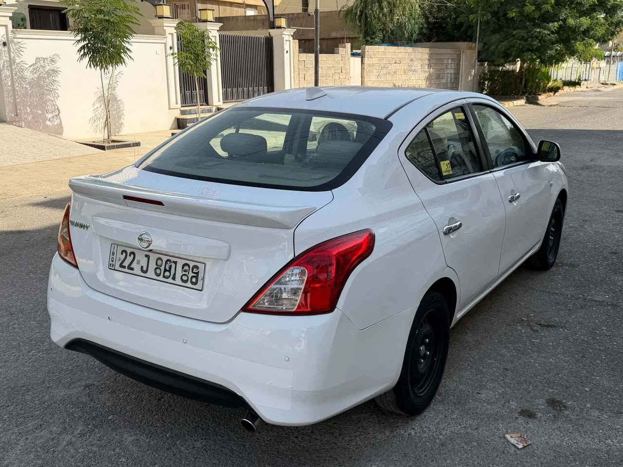 للبيع سيارة نيسان سني موديل ٢٠٢٤ خليجي (هندي) المرغوب لون ابيض سيارة بيها بونيت صبغ بدون دواخل و بدون ايرباك كير و محرك مكفول و ما مفتوح سيارة ماشية ٨٦ الف سنوية و رقم جديد شرط التحويل سيارة جديدة ربع دينار مصرف مابي 
مواصفات 
يدة نيكل + عتر نيكل 
ويل ١٥ 
بلاجكتور 
حساس 
شاشة + كامرة 
داخل اصفر 
جناح (سبايدر) بلادي 
٥ مخدات + تجوة خلفية 
تحكم ستيرن + تحديد سرعة 
٢ جام كهرباء + مراية كهرباء 
مانع تزحلق 
محرك ١.٥ + كير اتوماتيك 
و بعد مواصفات هواية مكان سيارة كركوك سعر ١١٠ و بي مجال بسيط رقم موبايل *********** كركوك, العراق
