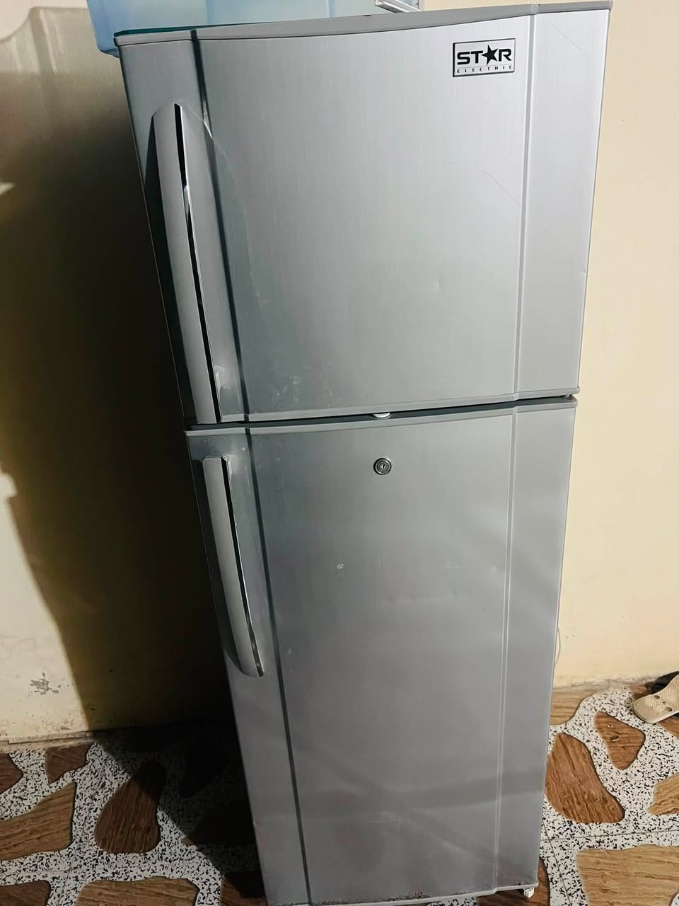 بسبب الوعود الكاذبه 
وناس البس تعامل  
اعيد النشر ثلاجه للبيع نضافه فول وتجميد فول
بس بيها الاوتماتيك عاطل وبيعها هيج لا ليك ولا خياس بس الاوتماتيك واكف بيها 
السعر 75 قفل قفل مكاني اسديره وسطى  
هـ ***********
