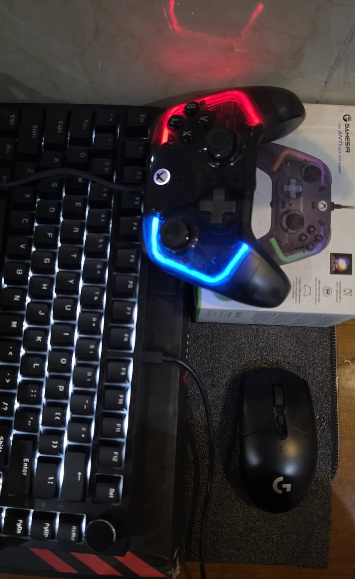 السلام عليكم
شباب حساب xbox مفول للبيع مشحون خير من الله
الالعاب الي مشتريهن بي
باتل فيلد 6
ذاكرو 3
كراش فيفا
 وكومه بعد العاب
الالعاب الي مركز عليهن بالعب
بيس27 هواي صارف عليه تشكيله كلش قويه صور مكدرت انشرهن كلهن فيس ميقبل بس 80 صوره
كلف ديوتي ايضا صارف عليه هواي هاي هم مو كل صور السكنات هواي سكنات بي الحساب الي يلعب ورزون يفيده الحساب كشخه
ويا كيم باص هديه شهر ونص تقريبا
وعندي xbox سيريس اكس للبيع مستعمل شخصي
ويا ups 1500 وكيبورد وماوس
جوستك كيم سير نسخه خالد مغناطيسي غني عن تعريف
جوستك الجهاز عطل استبدلته
الكارتون مال جهاز اني مو من نوع احتفظ بكراتين اول ماشتري جهاز اشمر الكارتون
للاستفسار عن سعر الحساب او الجهاز خاص
او اتصال ع رقم الهاتف ***********
