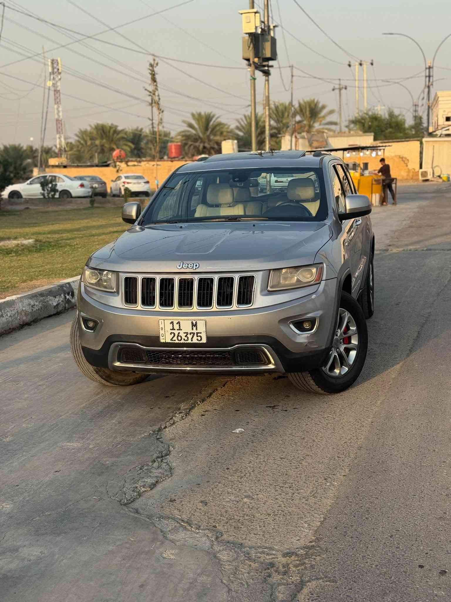 جيب 2014 لمتدد1/1
سياره فول مواصفات داخل بيجي 
فتحه 
شفتات ستيرن 
جنطه كهرباء مواصفات لمتدد فول للاخير معروفات 
سياره ب اسمي هزه صار اله 20 يوم وسنويه ل31 
سياره بيه جاملغ خلفي صبغ وصار عندي بيه طخه بين البيبان وبدلتهن نفس لون موجودات البيبان الي يريدهن وياهه يتصلحن بدون صبغ بارد 
سياره جاهزه على اخر حبايه تعرف على شنو اخر حبايه ترايك مكينه وكير مدفع بيه للبصره بانزين عادي 
سياره عنوانه كربلاء الحسينيه 
تصل وعيوني تشلع عيوني شراي يخابر يشلع عيوني 
***********
