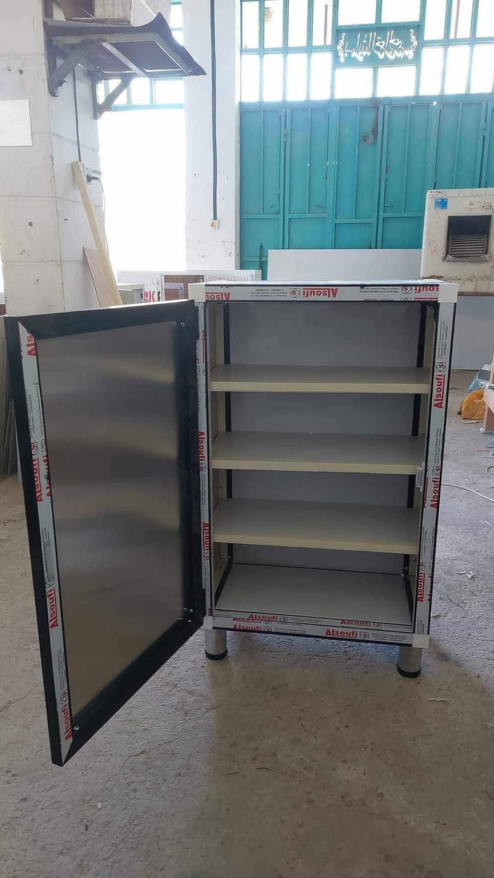 جزامه المنيوم حسب الطلب 
المكان واسط العزيزية
 منطقة برينج قرب مدرسة العصمه 
***********
