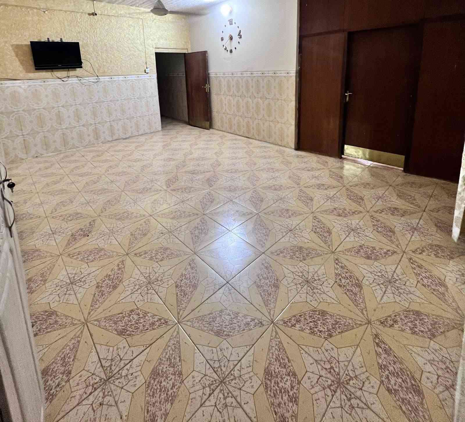 السلام عليكم
دار للبيع 
الموقع الشاوي 
المساحه ٢٢٥متر 
 اربع غرف نوم  
اثنين مطبخ 
ووصالة وهول ومخزن كبير 
اربع حمامات
للاستفسار ***********
