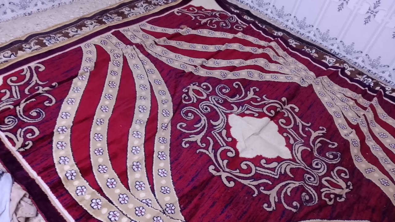 السلام عليكم، يوجد لدينا مجموعة من السجاد والمدادات للبيع بحالة ممتازة ونظيفة:
طقم مدادات (لون بني وبيج): عدد 4 قطع، نقشة كلاسيكية أنيقة.
  
مدادات / ممرات (لون أحمر وماروني): نقشات مشجرة ممتازة.
  
سجاد كبار (زولية): أشكال ونقشات مختلفة (ماروني وبني) بحالة جيدة جداً.
  
العنوان / المكان:  - السلاميات.

للاستفسار والسعر. بسعر رخيص ومناسب     والتواصل (واتساب أو اتصال): ***********
