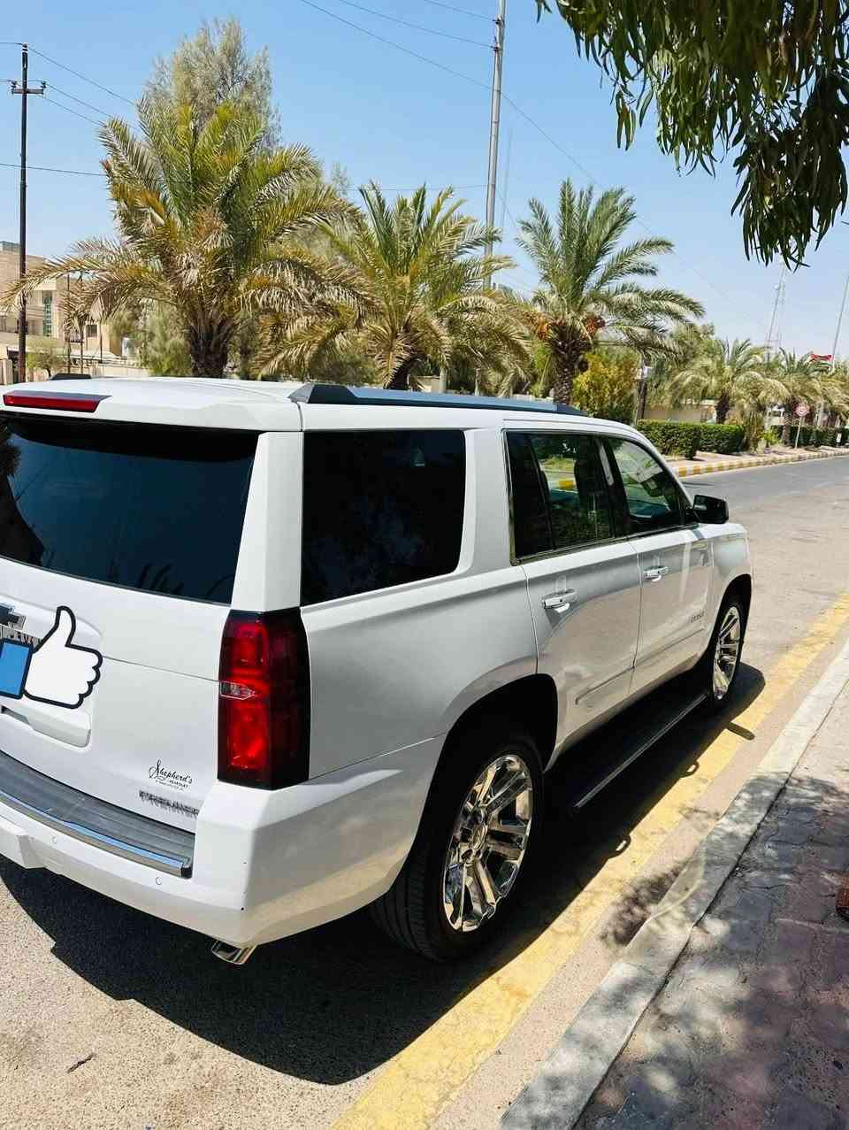 تاهو بريمير‏ CHEVROLET PREMIER 
الموديل: 2020 
المشي: 53 ألف Mile
السيارة وارد امريكي رقم بغداد بأسمي
السيارة فور ويل 4X4 مواصفات كديلاك محرك 6200 وكير 10 سرعات (عادي + اوتو)

* المقاعد قرميدي  Vip مع تدفئة وتبريد مع تحكم كهربائي للجميع وكرسي السائق هزار عند اقتراب السيارة من اي شيء مع مناخ منفصل وتبريد ثلاث قطع

* شاحن لاسلكي + باب الصندوق كهرائي مع استخدام القدم مع رادارات امامية وخلفية وحساسات امامية وخلفية 

* خاصية التوقف الذاتي بالمنحدرات وكذلك البريك التلقاىي المفاجئ
* خاصية الـ Display up لعرض المعلومات على الجامة الامامية مقابل السائق وكامرة خلفية اصلية وخمس بصمات ابواب وتشغيل عن بعد

* ويل حجم 22 كروم مع إطارات برجستون والدبلات الخلفية چوبلس 
* دوسة كهربائية تختفي مع غلق الباب بالاضافة الى مواصفات اخرى كثيرة..

* السعر: 385 (ثلاث شدات و 85 ورقة)

* مكان السيارة: محافظة ميسان- العمارة
(الحادث بسيط فقط الجاملغ الأيمن وبدون أي ضرر للبنيد او مقدمة السيارة) 
للاستفسار التواصل وتساب ***********
