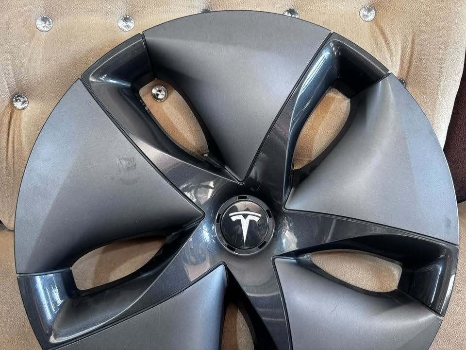 موجود كب 2018 - 2022 Tesla Model 3
(1قطعة)
***********
