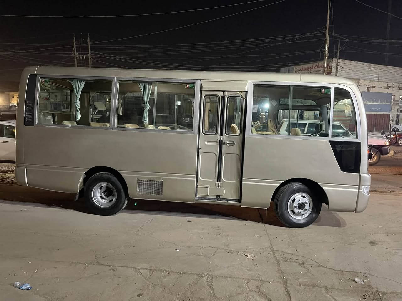 السلام عليكم كوستر نيسان فختيه ٢٠٠٤لبيع مكينه وكير بلدي صقر اكسل خير من الله كهربائيات جاهزه تخم تاير سياره جاهزه مناقصه شي مكان بغداد شارع فلصطين سعره ١٢٨ورقه وبيه مجال استفسار خاص ***********
