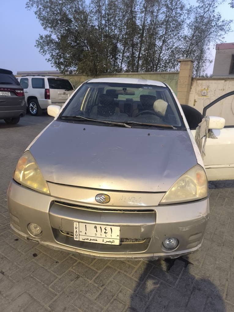 سلام عليكم سازوكي ليانة موديل 2005 رقم بصرة مميزة بسمي 
كير محرك حداد راديتر جديدة بلكات مجاول يعني ادامة كاملة مسويلها تبريد فقط كبريسر  السعر 32 وبيها مجال ي استفسار على رقم *********** البصرة, العراق
