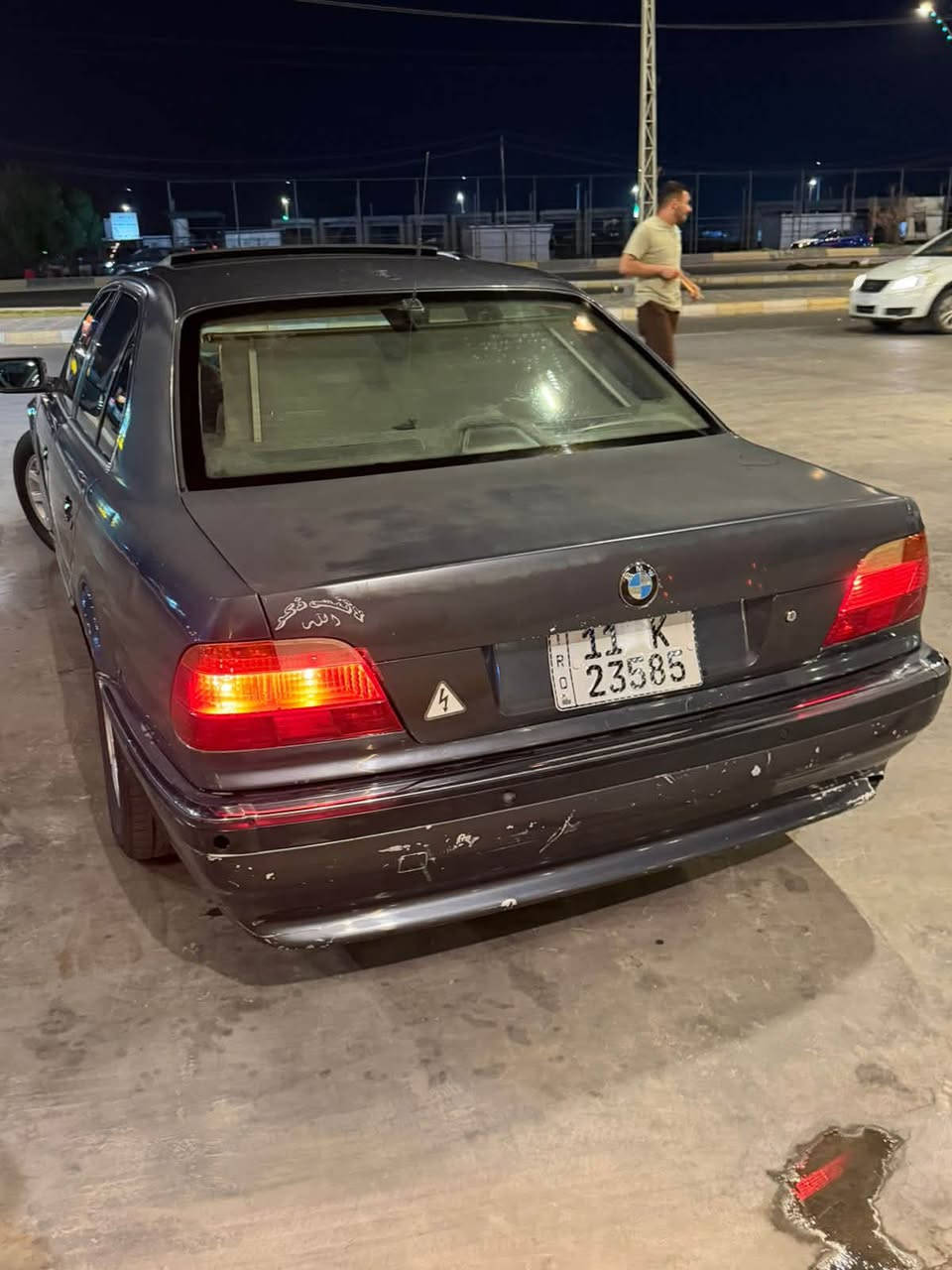 سلام وعليكم
من رخصه الدمن المحترم 
2001اصل اصل 
BMW كاسحه 

السياره جاهزه كير محرك صدر امامي جديد 

شويه الخلفي تعبان متروكه سياره امانت الله 

نقصه صبغ وغرفه فقط رقم بغداد قبل شهر محوله ارقام جديده نكليزي بسمي تحويل ثاني يوم سياره ما محتاجيه وريد نبيعه سعر 65وبيه مجال للشراي الاستفسار ***********

مكاني واسط مركز المدينه
