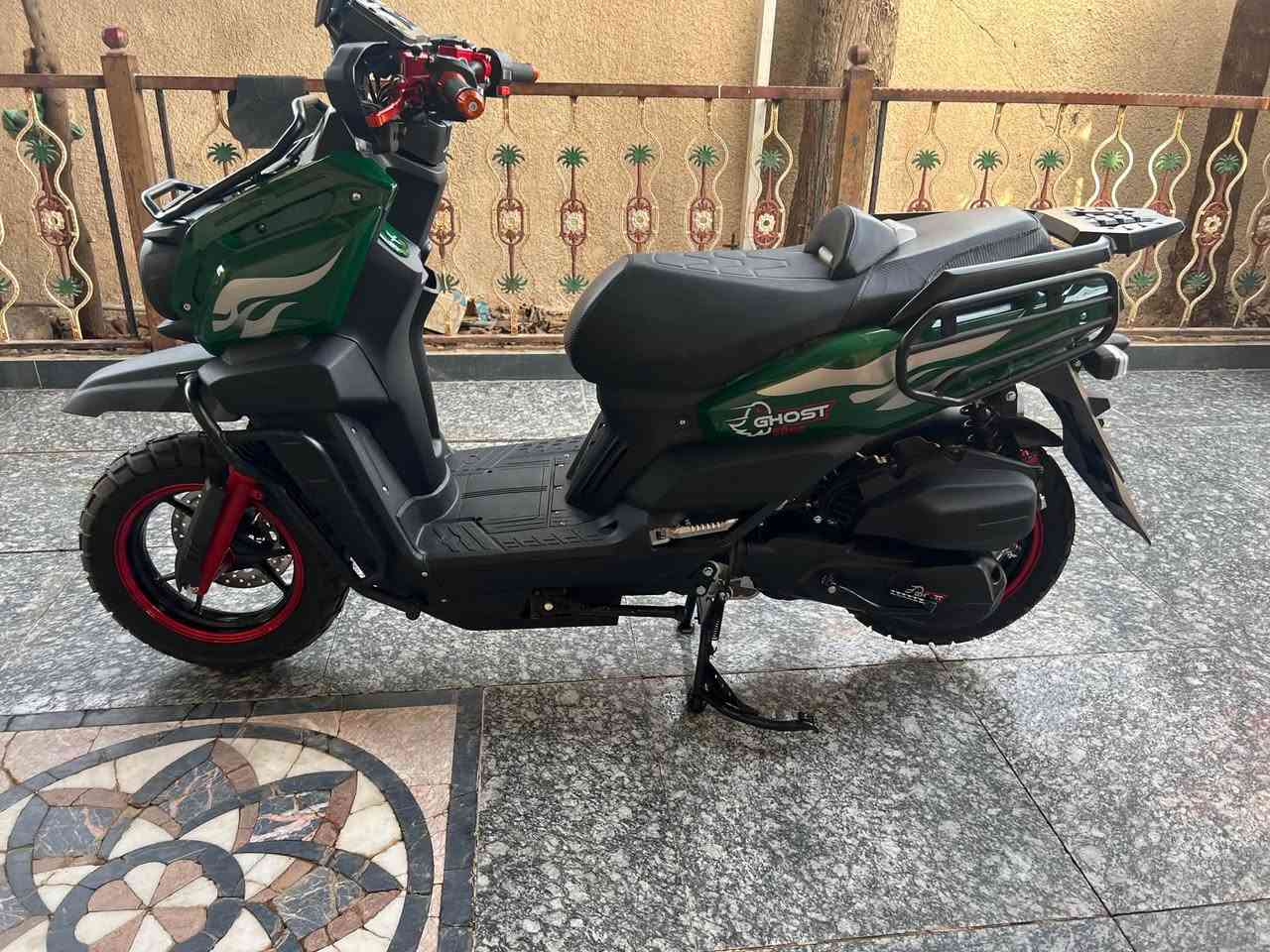 دراجة نارية اباجي للبيع كفالة عامة ماماشي بيه هواي محرك 150 سيسي السعر مليون 250 وبيها مجال لشراي  الي اريد اراسلني ع الخاص او واتساب ***********
