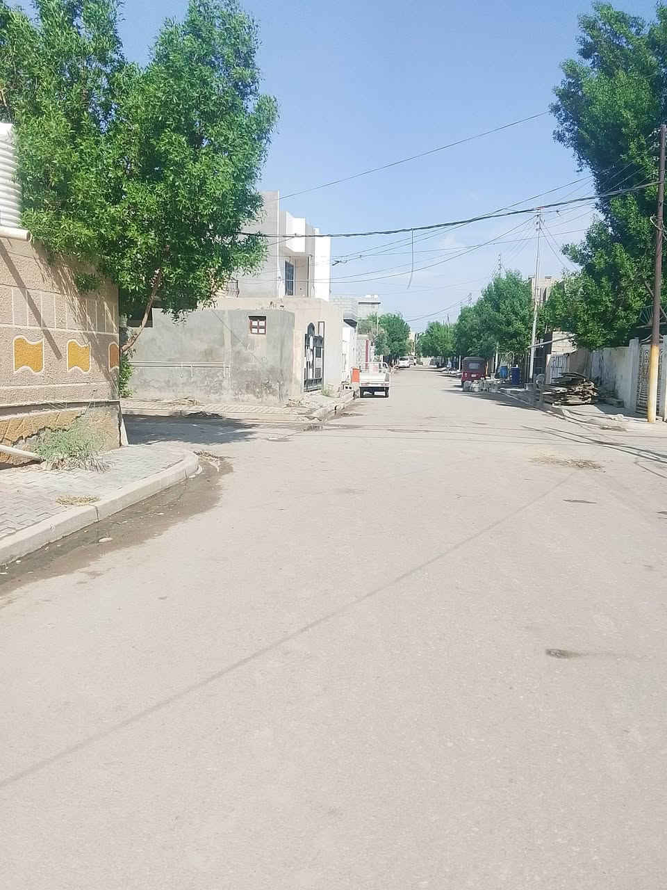 دار للبيع اعلان رقم 2 
دار للبيع مساحة 150 متر طابو زراعي قرار 25 
مكان بهرز حي القادسية قريب على اسواق صباح الدليمي 
السعر 80 مليون وبيا مجال قاط واحد يتكون
 من غرفة نوم ومنؤر وحمام وصالة @
وغرفة ضيوف ومطبخ وكراج بناء2017
 للاستفسار الاتصال ***********
