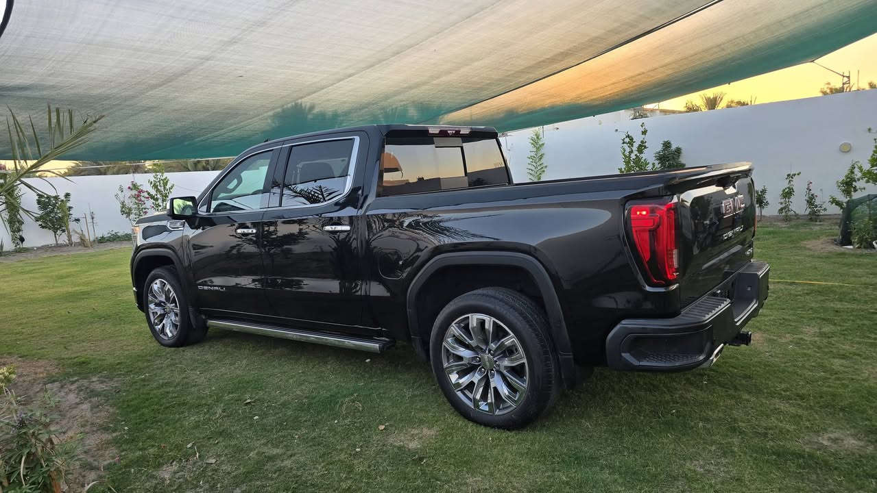 للبيع GMC سيرا 2024
دينالي الشكل الجديد 

باب طويل بدي قصير المرغوب

محرك6200 v8

4*4 فور ويل

سلايد روف فتحة

حساسات 360 درجة من كل الجهات 

رادار امامي خلفي و جانبي 360 درجه 

كامرات 360 و كامرة بالبدي و شاشه مراقبه بالمرايه الوسطيه نفس مال كدلاك

داخل جلد كشنات تدفئه وتبريد امامي وخلفي

كشنات هزاز تحذير

توقف ذاتي عند الرجوع  واتو ستوب و داتا شو بالدشبول 

مري شفط وترحيب و كامرات

باب خلفي 3 طكات 

جامه خلفيه كهرباء

دوسات كهربائيه اصلي  

منضومه كزوز سبورت بلاديه من امريكا 

5 انظمه قياده 

كير 10 نمر

تشغيل عن بعد كير طرح و شاشات ديجيتال بالكامل 

انارة محيطيه ترحيبيه 360 درجة
سياره رقم بغداد شهداء
ملاحظه سياره بيه صبغ البدي او لحوض خلفي مبدل ومصبوغ
***********
السعر 375 قفل بدون مراوس
اذا موشراي لاتخابر رجاء
