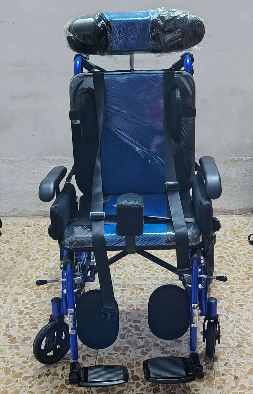 عربة شلل رباعي ضمور،  نظيفة جدآ جدآ...السعر 300 الف دينار مع المجال ،  للتواصل عبر الرقمين..
***********  وات ساب 
‏‪‏‪***********‬‏
