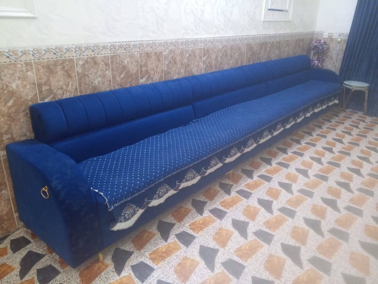 تحيه طيبه
تخم للبيع نظيف ومستخدم قليل للأستفسار  الاتصال على الرقم التالي ‏‪***********‬‏

نص مكتوب في الصور:
- امي ٤ صور