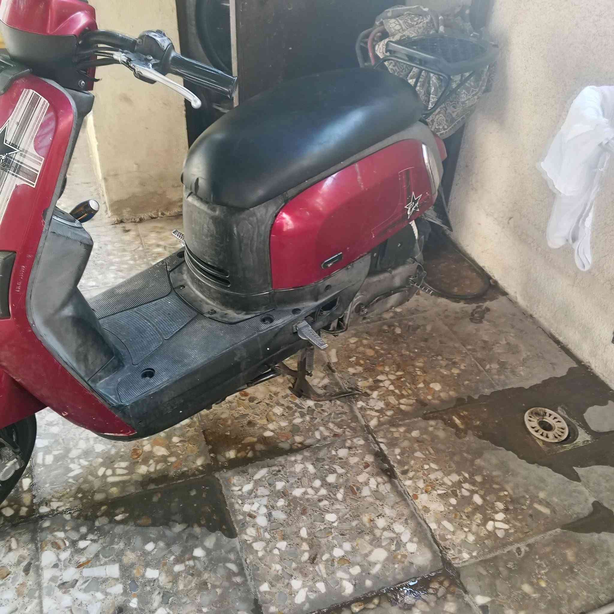دراجه بوليس نوزل للبيع 
دراجه خير من الله مكينه ناعمه
رايده ب 450وبيه مجال حك جيه
الرقم ***********
