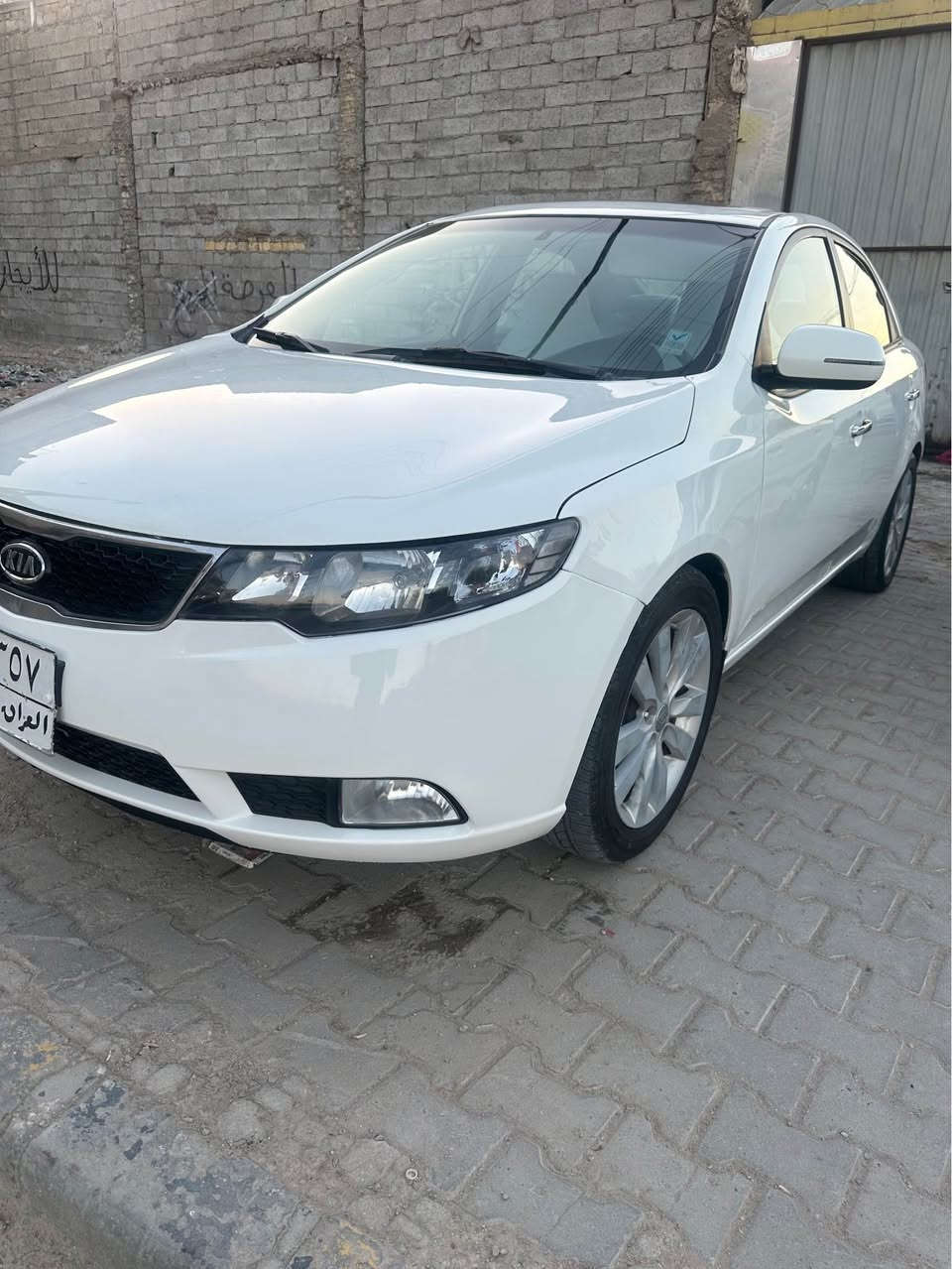 سلام عليكم 
سيراتو. مديل 11 خليجي 
محرك 1600 
بصمه 
فتحه 
حساسات 
كامره 
مري شفط
فول مواصفات
ضربه جاملغ خلفي.  وصبغ عام 
تحويل او وكاله 
سعر 68 وبيهه. مجال 
الاستفسار *********** النجف, العراق
