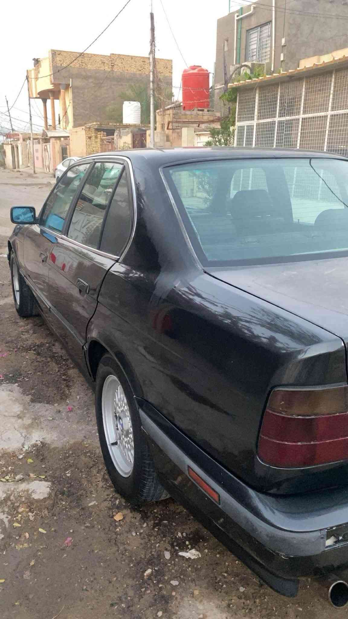 بي ام 535 لون اسود كذاب موديل 1990 مكينه وكير جديدات شاديلها غرفه جديده تبريد غير شغال ورقم بغداد جديد سعر60 ورقه أو مراوس أب بي ام مكان السياره النجف ***********
