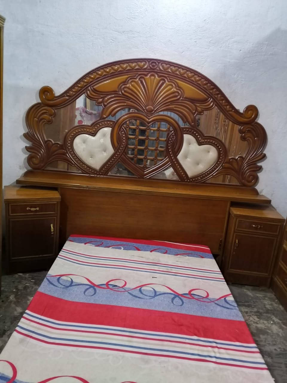 650غرفه ست ابواب مال عرسان صاج بغداد الحسينيه مال الراشديه وعندي توصيل ***********
