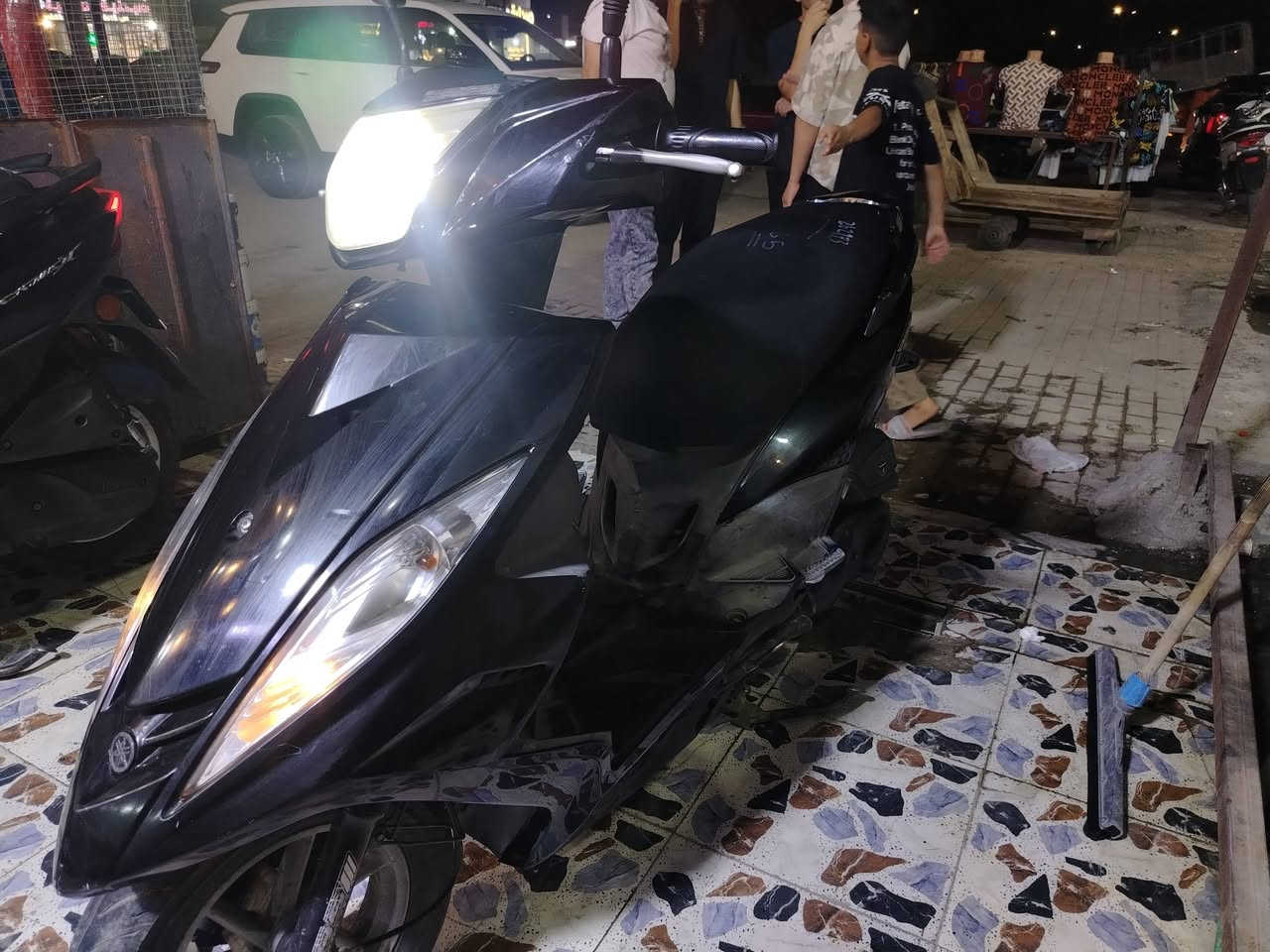 السلام عليكم شباب من رخصه الادمن دراجه gtr
كامله من كلشي مكفوله صاله شهر من منزليه رمبه مابيه اي ضرر سعر مليون وربع بيه مجال حك الجيه

مكلف بلنشر 

رقم صاحب الدراجه ***********
