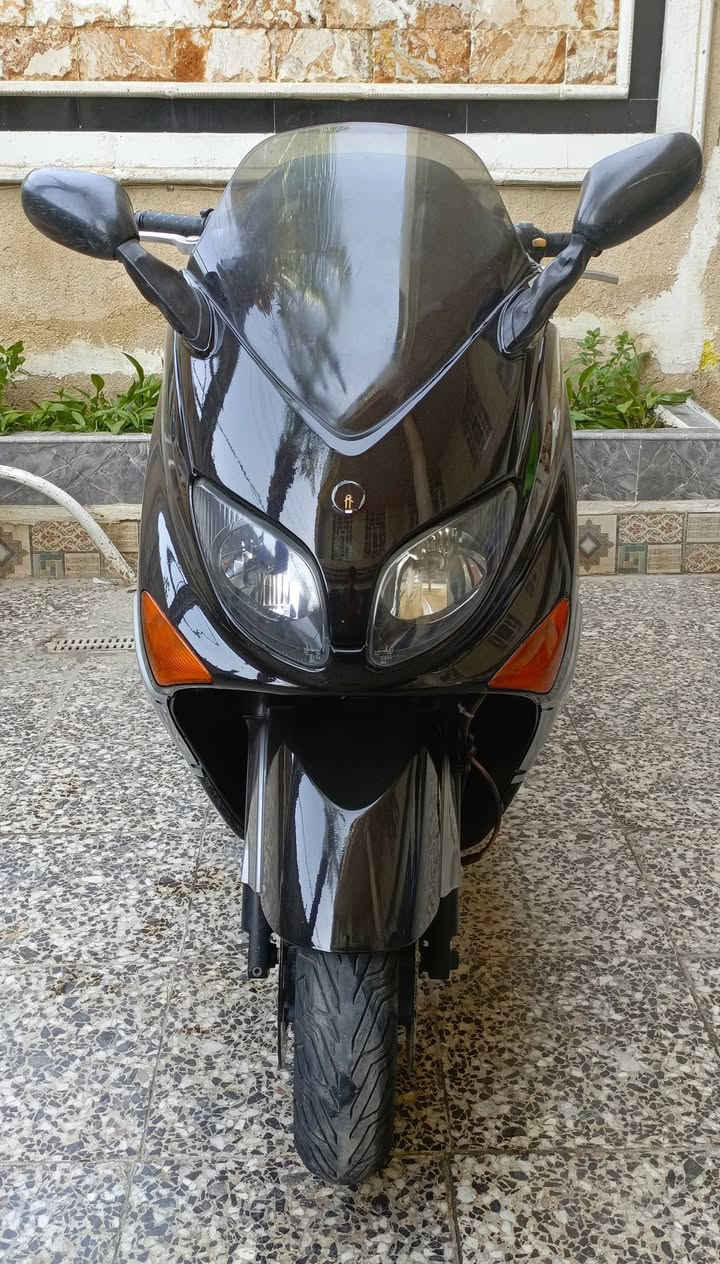 السلام عليكم 
T MAX 2008 
السعر  20
نقص لايت ناصي والدكمه مال دبل اشارة عطلانة 
مكان بغداد البياع 
***********
