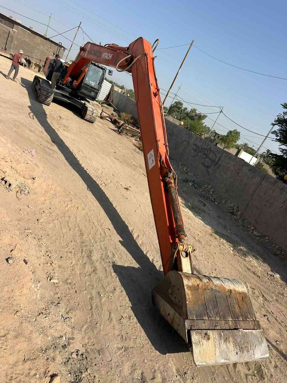 جب حفاره كوري 16متر 
مكانه بابل الحمزه الغربي الخميسيه 
مشتغل قليل مع الجكات والكيله 
***********
