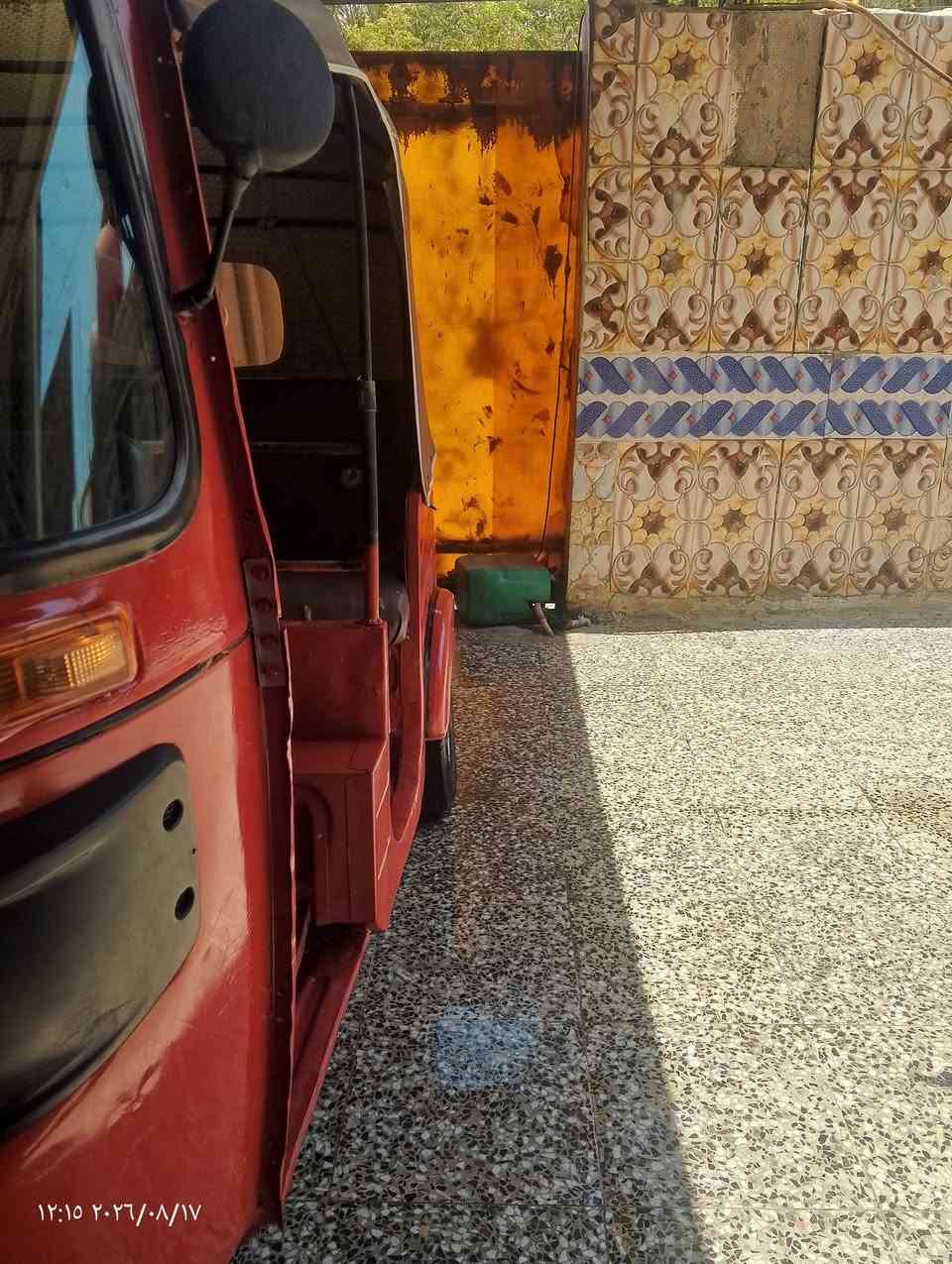 سلام عليكم تكتك موديل 17 رقم وسنوية نكليزي تحويل ثاني يوم بسمي  التكتك محرك بي بداية تبخير شغالة خير من اللة كهرباءيات والكشر مرشوش جمالية   مال جناي التكتك السعر 4500 وبية مجال قليل هاتف ***********  المكان بغداد كمالية
