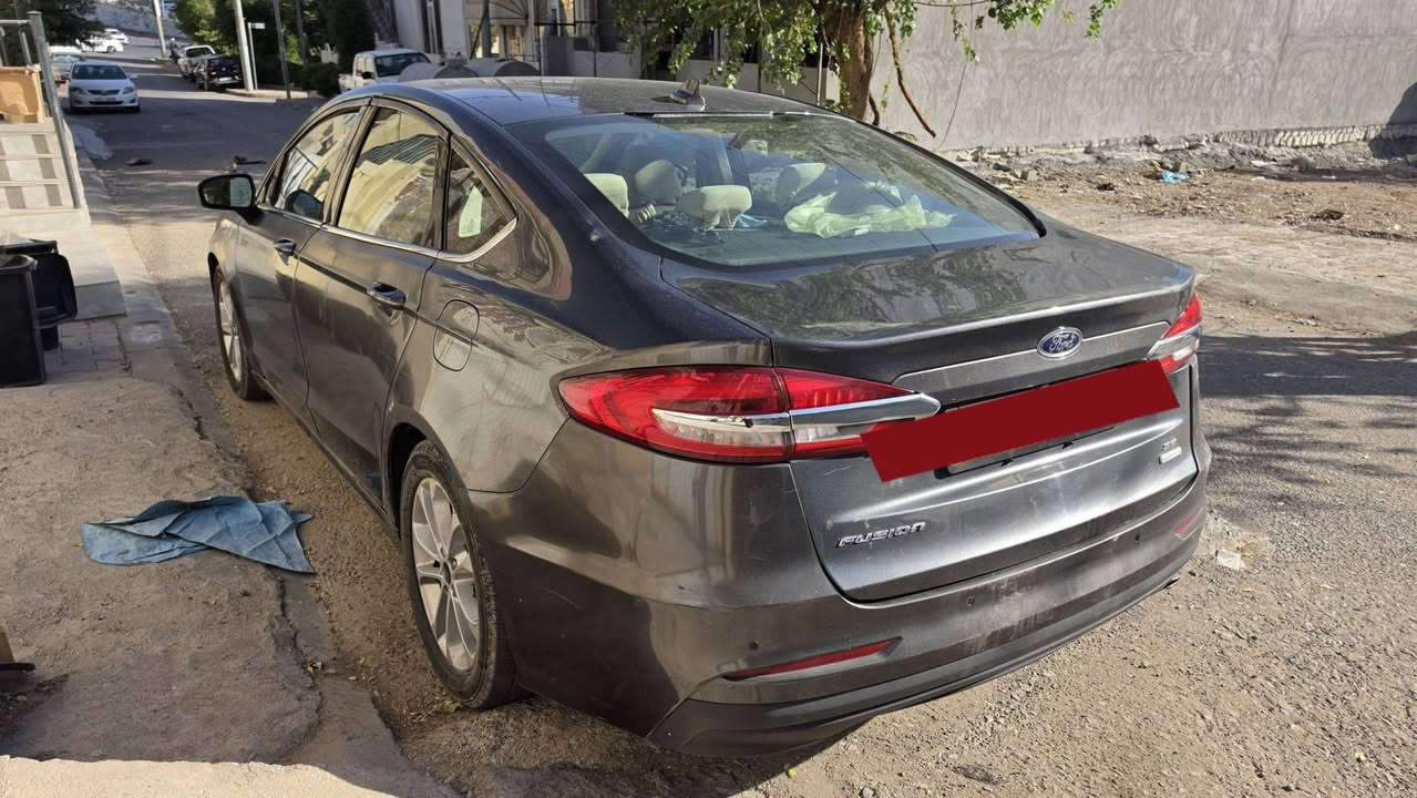 فۆرد فیوژن 2020 مواسەفات SE و سڵاید - سەنەوی و هەززە و بەڕادی نوێیە
فۆرد فیوژن 2020 ئێس ئی
زیاتر لە ٣ ساڵە لای خۆمە و گێڕ و مەکینە و کارەباییاتی بە شەرت - بێ عەیب و نەکراوە
بە ناوی خۆمەوەیە و هەمان ڕۆژ ئەتوانی تەحویلی بکەیت و هەززە و بەڕادیشی تازەیە.

سەنەوی تا 7/2031 تازەیە.

٤ پارچە و نیوی بۆیاخە بێ پێش و پشت (چەمەلەغ و دەرگای سایەق و دواوەی) لەگەڵ چەمەلەغی دواوە هەنێ ساردەکوتی هەیە.

نرخی 107 گەڵا و بە شەرتی فەحسی هەموو شتێک ئەیفرۆشم.
لە سلێمانی و سەیارەکەش ڕەقەم سلێمانییە. 

***********
