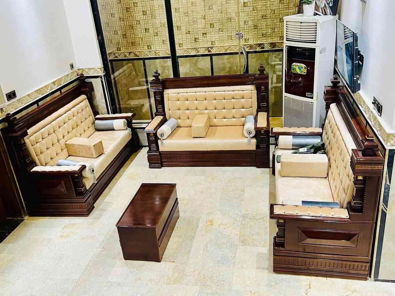 كنب • جديد • سعر قفل