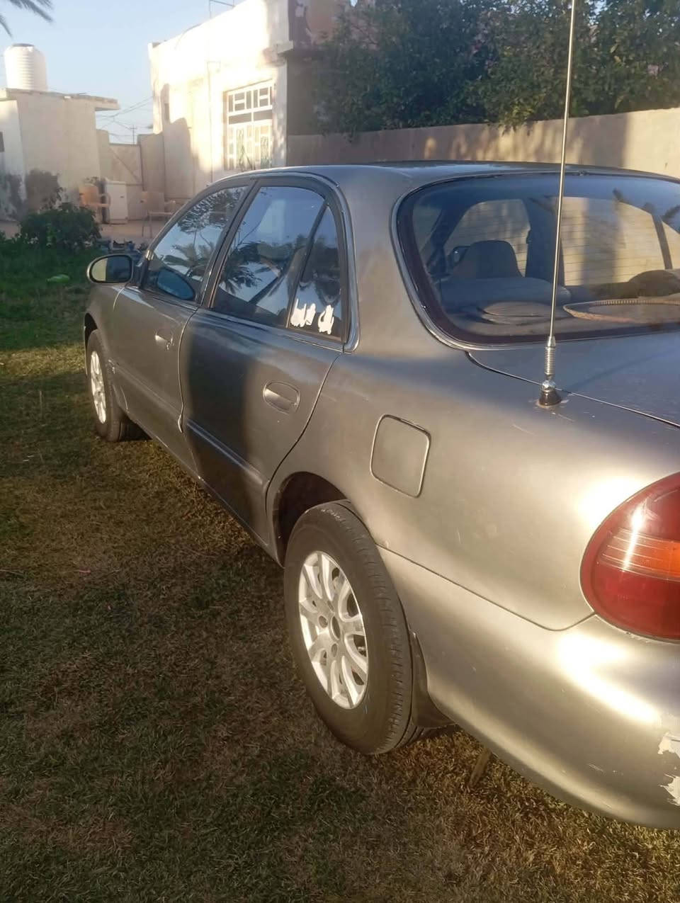 سوناته 3 موديل 98 رقم بغداد سنويه ل29
محرك 2000 مفتوح كير عادي نقصها بس تبريد

***********

