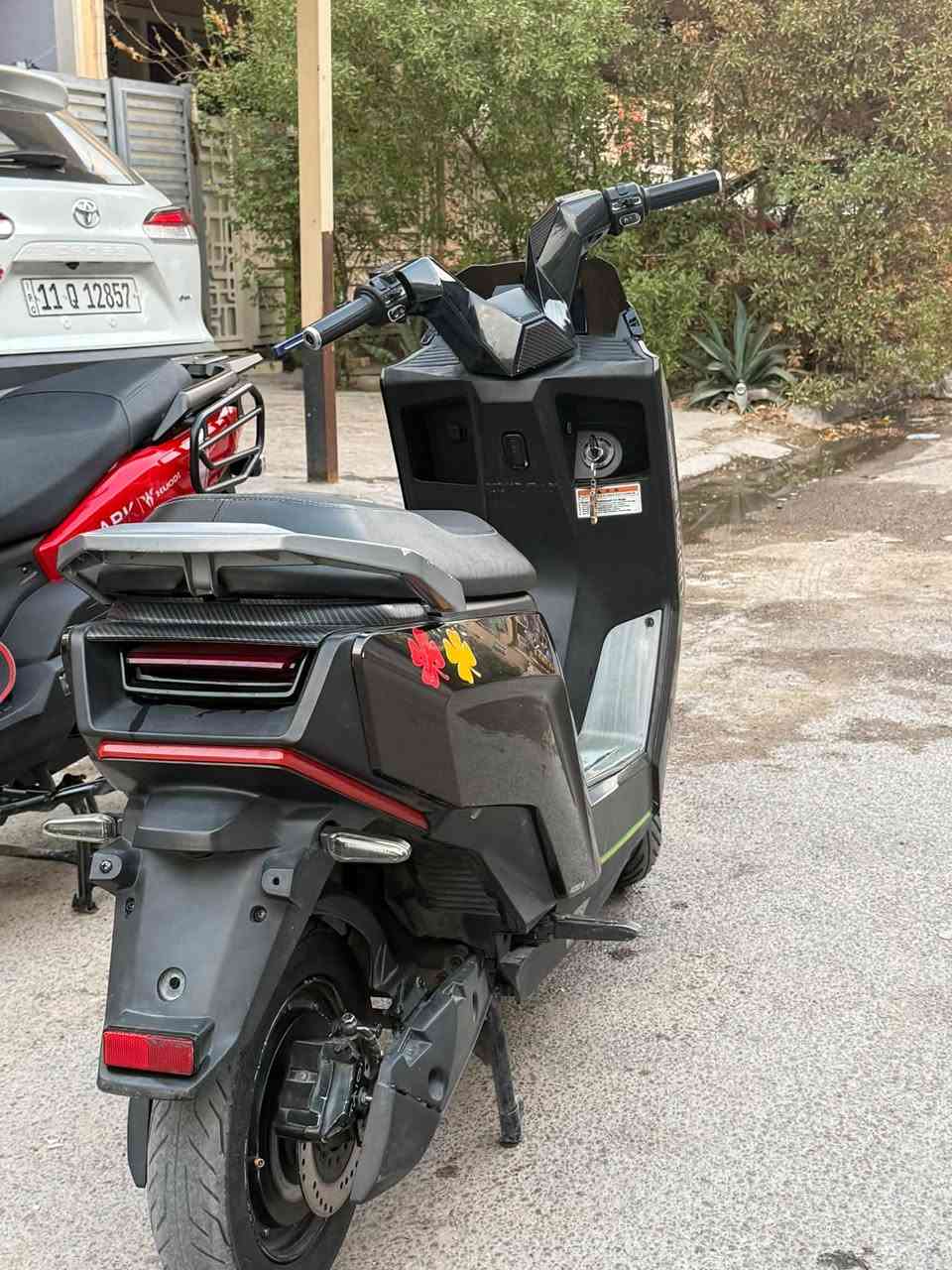 سلام عليكم كايرين  للبيع دراجه نضيفه وجديده 6 باتري كبار ملف 1500 الكبير مثبت سرعة وP توقف ذاتي Rرجوع للخلف ودبل إشارة ولايت زينون عالي ناصي ولد LED خلفي مكاني بغداد حي الجهاد سعر 650 وبيها مجال للشراي ***********

نص مكتوب في الصور:
- @mahm121.3