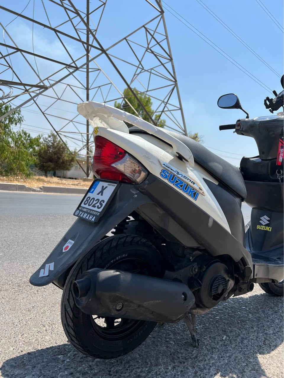 🛵 Suzuki Address V125G بۆ فرۆشتن

ماتۆڕێکی زۆر خۆش و ئابووری، و بەنزین کەم سەرف دەکات بێ کێشە مەکینە کەپس دەنگی تێدا نییە تازە ڕۆنی گۆڕاوە بریک و ئیستاپی بە شەرتە تایەکانی پاک و باشن لایت عەدەسە و کارەبایات بە شەرت.زۆر خاوێنە هیچ پارچەکی نەشکایە wireless charge خۆی مۆبایل شەحن دەکاتەوە نرخی 620$ مەجالێکی برایانە لە هەولێرم کڕیاڕی تەلەفۆن بکە 
Whats app *********** أربيل, العراق
