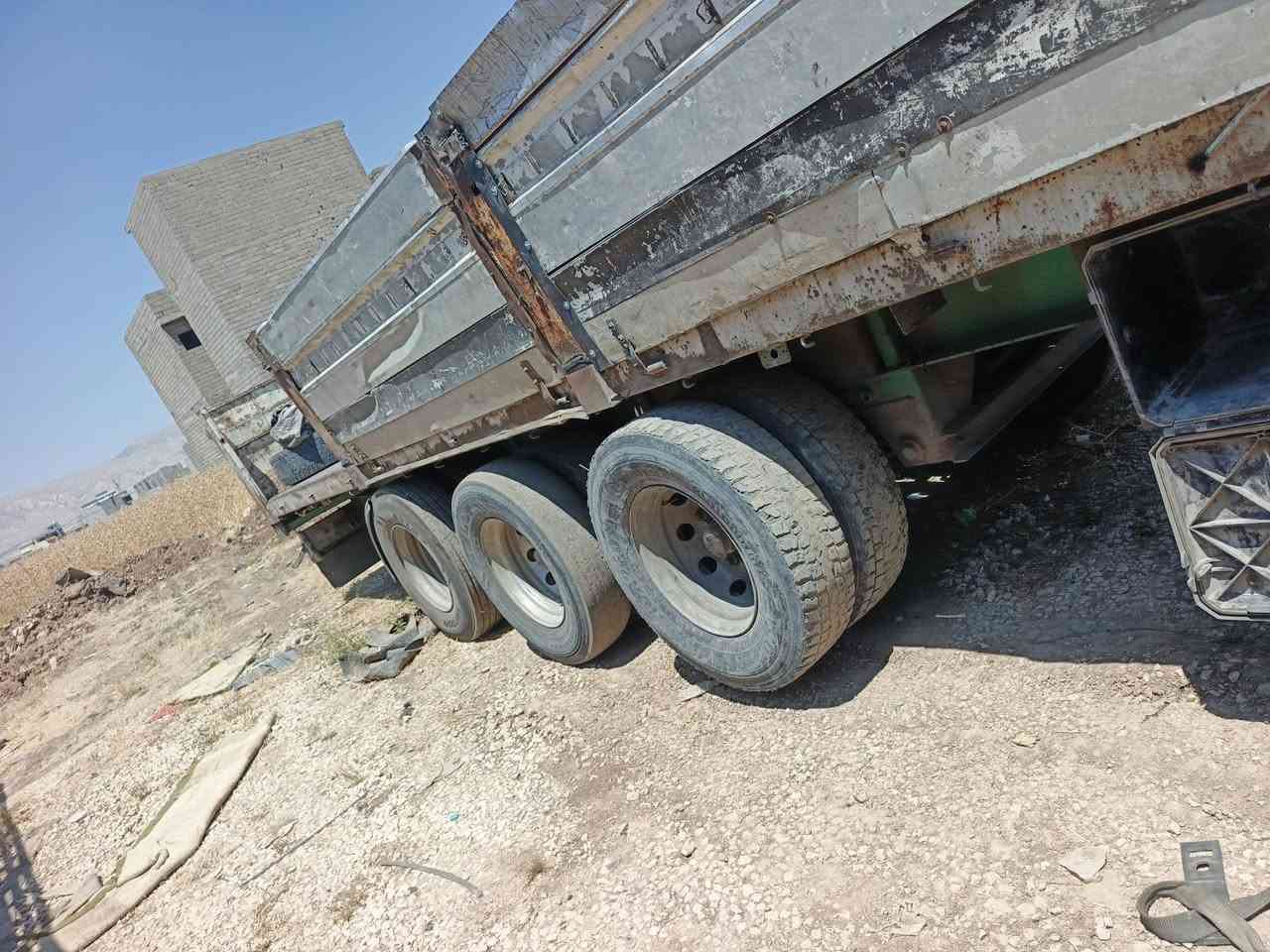 شاحنة • للبيع