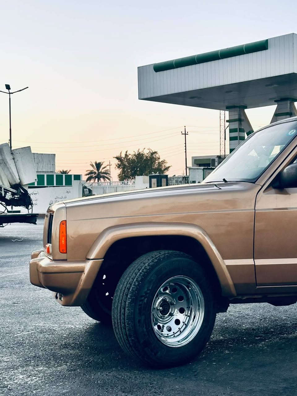 للبيع جيب موديل ٢٠٠٠
صبغ حزام بدون قمارة كير محرك كسلات مكفول
تبريد سغال تخم تاير جديد ويل من امريمة ١٠ انج
رقم صلاح الدين بسمي سنودة لل٣١ مكان السيارة بغداد الحسينية *********** السعر ٦٥ بيهة مجال
