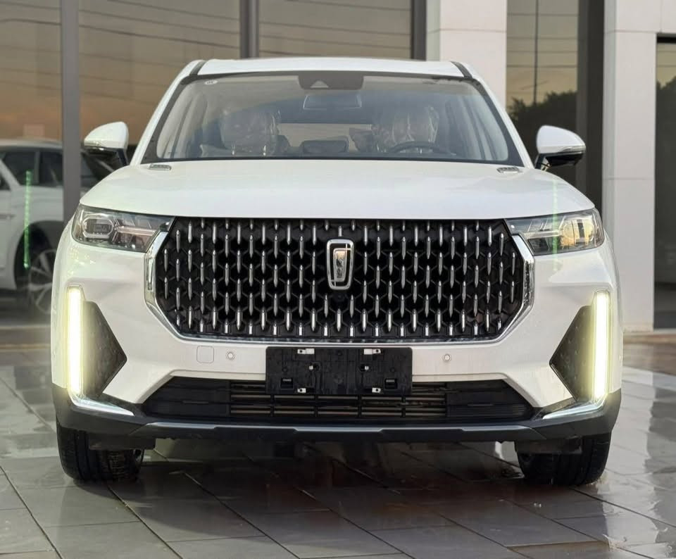 � للبيع – FAW Bestune T99 موديل 2023
📍 السيارة نظيفة وجاهزة للاستخدام
السعر : 150 بيها مجال
📞 للاستفسار والتواصل:
***********

 • الماركة: FAW Bestune T99
 • الموديل: 2023
 • نوع السيارة: SUV عائلية
 • المحرك: 2.0 لتر تيربو – 4 سلندر
 • القوة: 224 حصان
 • العزم: 340 نيوتن.متر
 • ناقل الحركة: أوتوماتيك
 • نظام الدفع: دفع أمامي
 • سعة خزان الوقود: 60 لتر
 • استهلاك الوقود: تقريباً 14 كم/لتر
 • عدد الركاب: 5 ركاب  

المواصفات والمميزات:
 
 • شاشة لمس كبيرة 12.3 إنج
 • كاميرا 360 درجة
 • حساسات أمامية وخلفية
 • فتحة سقف بانوراما
 • مقاعد جلد كهربائية
 • تشغيل بصمة وزر تشغيل
 • مثبت سرعة
 • بلوتوث وربط هاتف
 • مكيف خلفي للركاب
 • جنوط ألمنيوم 20 إنج
 • وسائد هوائية متعددة
 • أنظمة أمان ABS / ESP / TPMS
