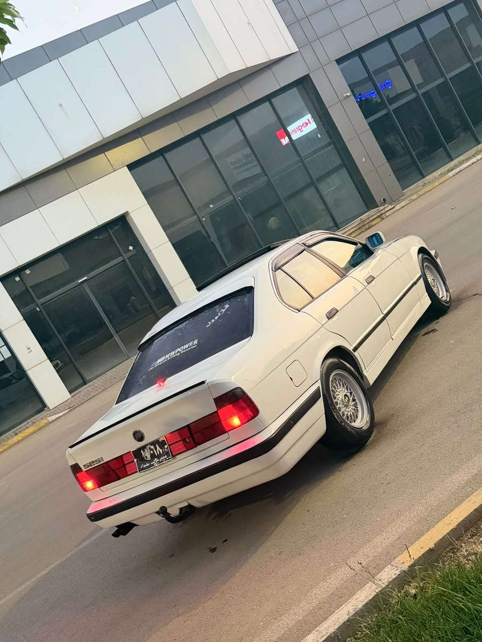 بي ام E34 • ٥٢٥ • توماتيك