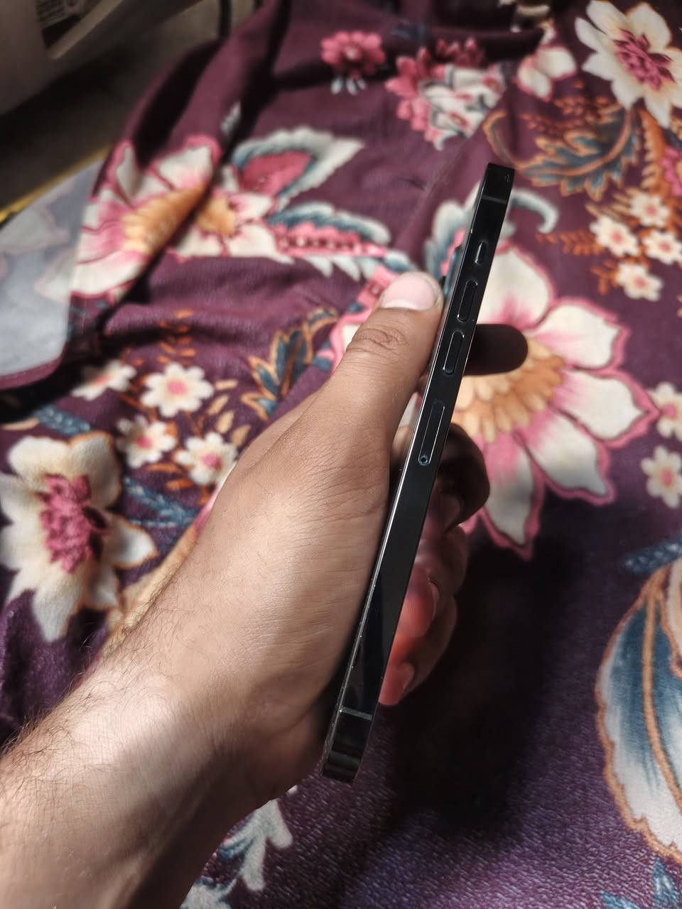 إيفون 13pro max 512
السعر 690
ذاكره 512بطاريه 92  نضافه 99/100وتر مكفول مكاني بابل المسيب الاتصال ع رقم ***********
