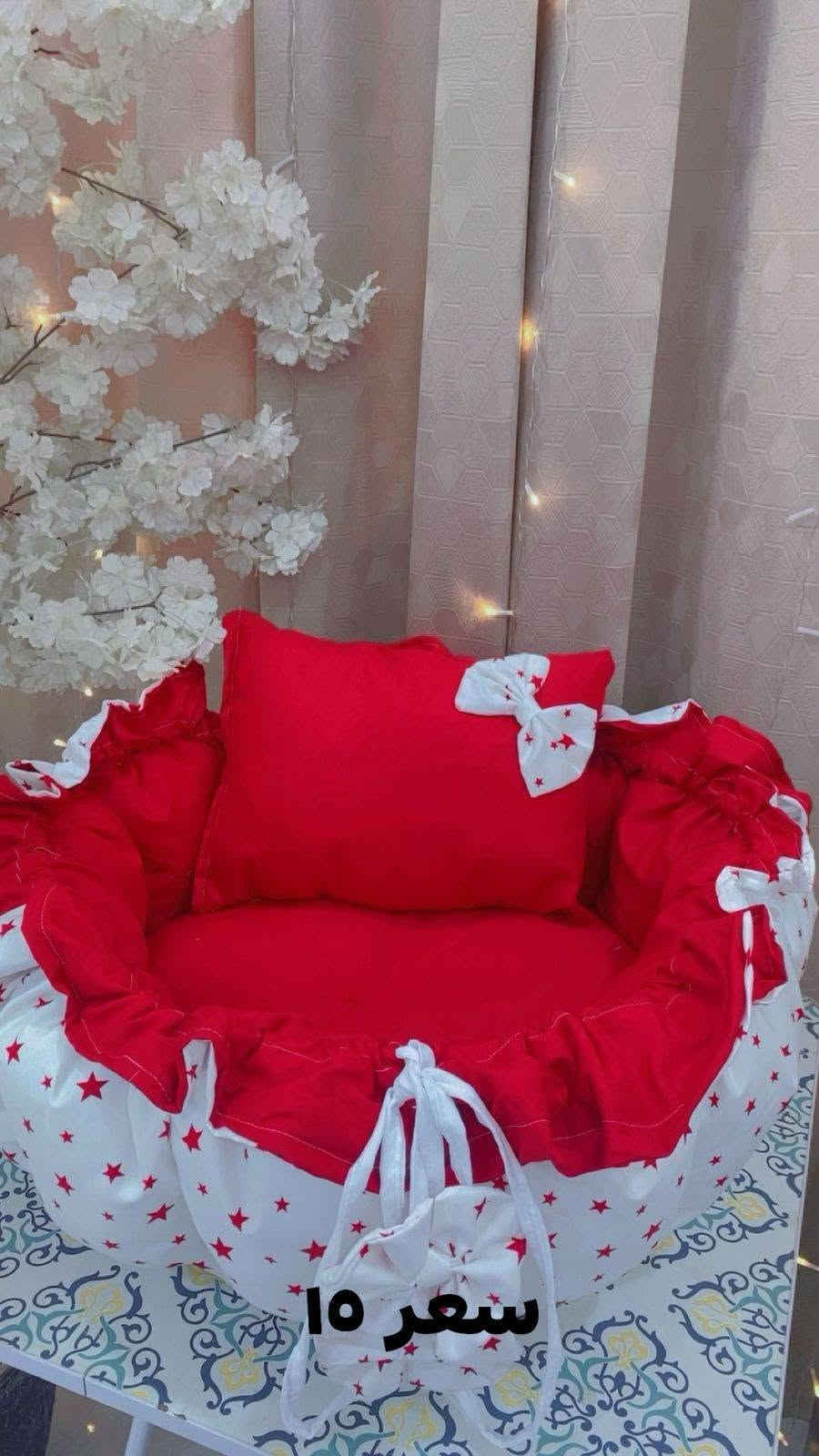 متوفر حجلات اطفال كواريك نطاطات سله خوص مهد داخل المحل العنوان سوق زبيد ***********

نص مكتوب في الصور:
- سعر ٣٠
- رد
- سعر ١٥