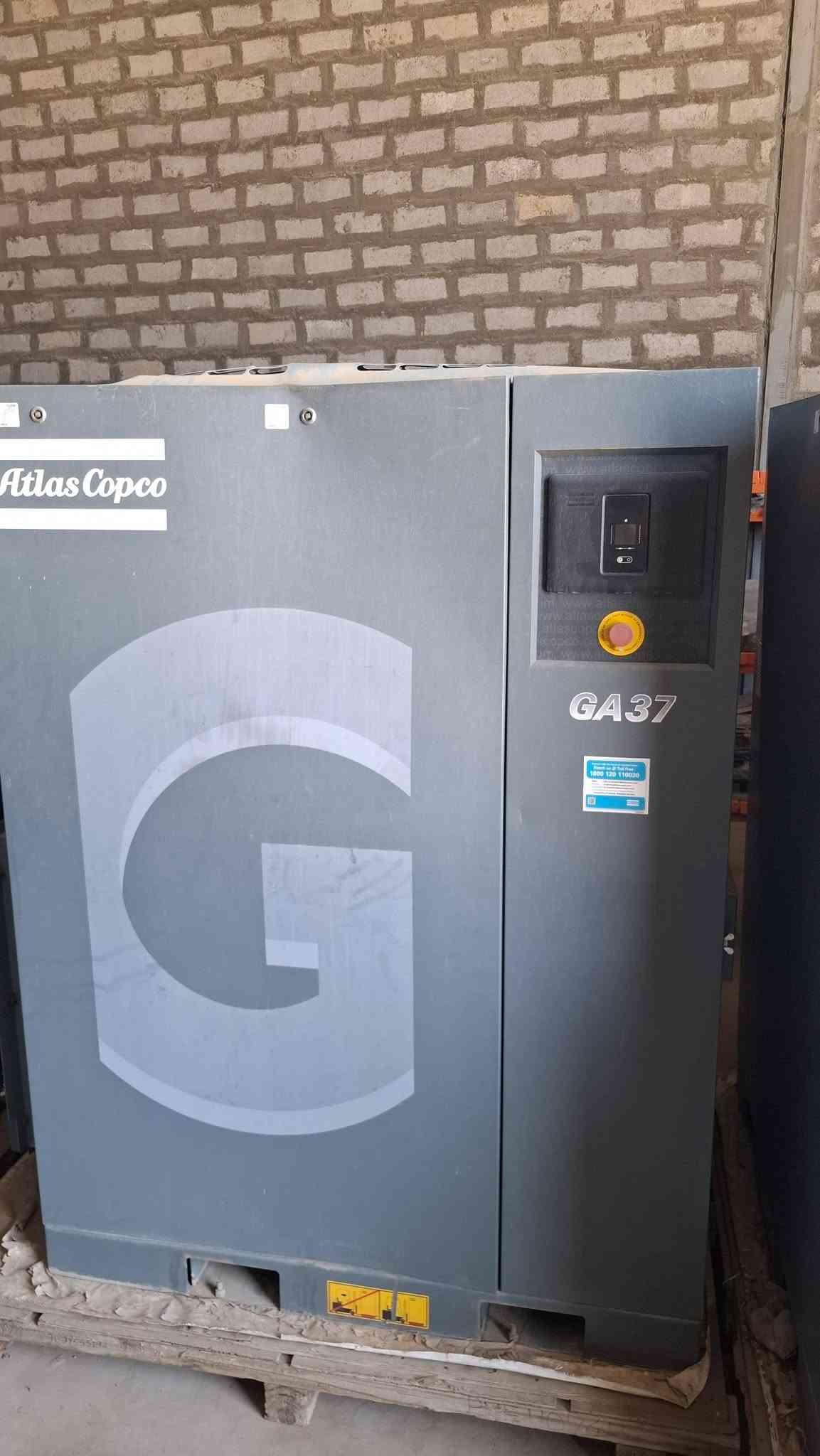 متوفر ،  ضاغط هواء صناعي Air Compressor من Atlas Copco.
الموديل: GA 37 + AP 10 HAV 3
القدرة: 37 kW ≈ 50 حصان
أقصى ضغط: 10 bar
الصناعة: بلجيكا
Serial Number: S 45521601
الشركة: Atlas Copco
الاستفسار 
***********
